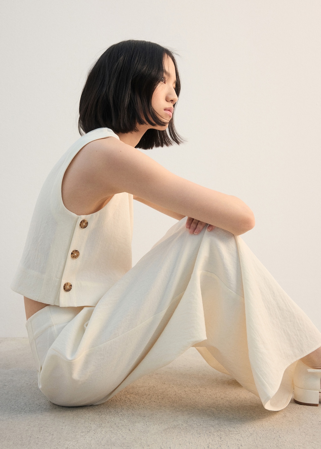 Straight-fit pleated pants