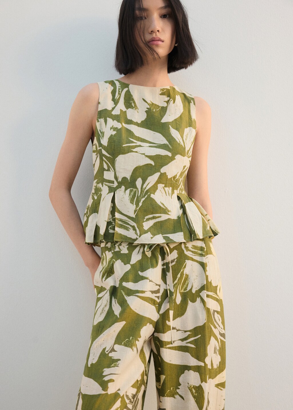 Floral print straight pants - image 4
