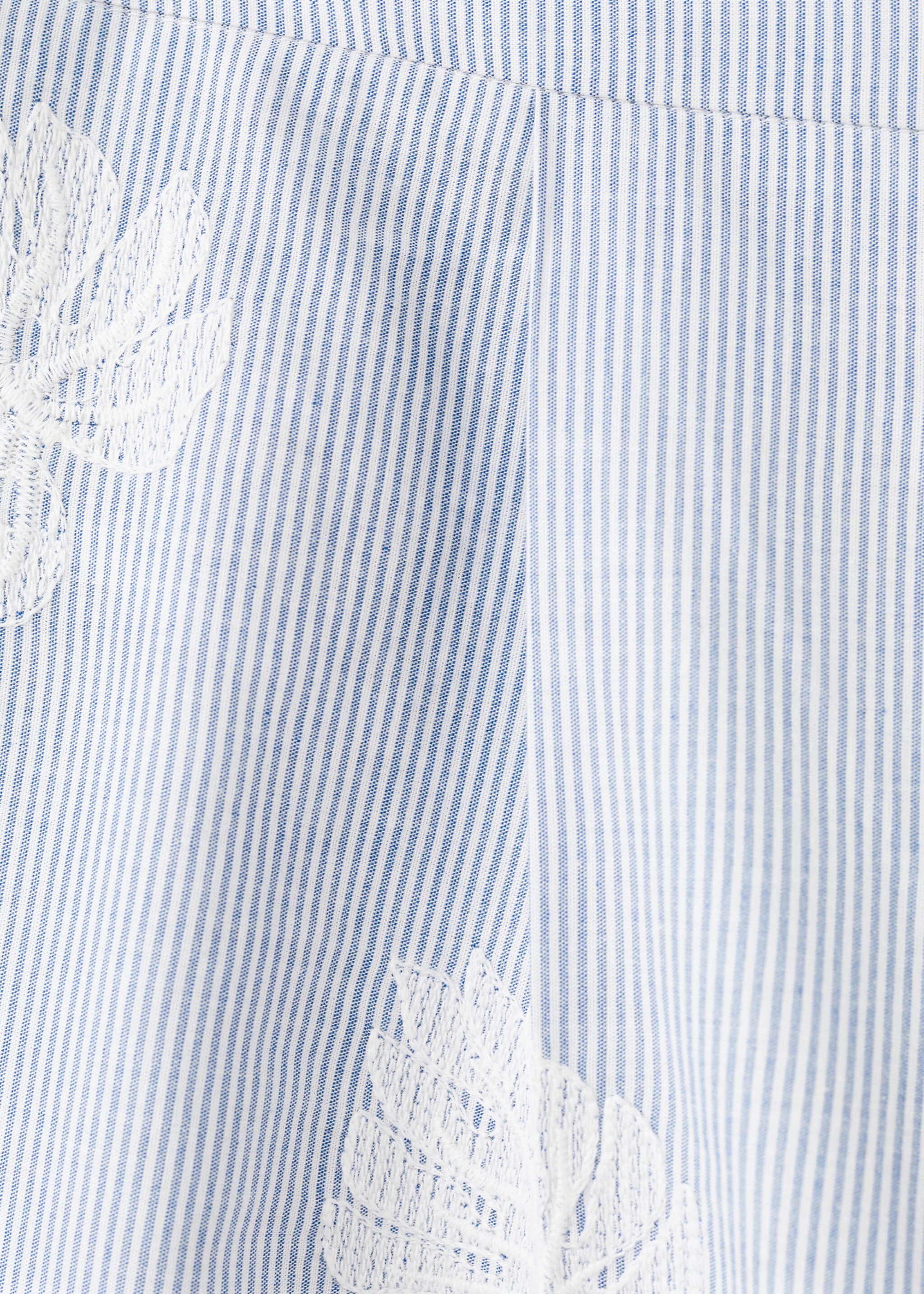 Gestreepte geborduurde broek - Detail van het artikel 8, Blauw. Ref: 27092545-00.