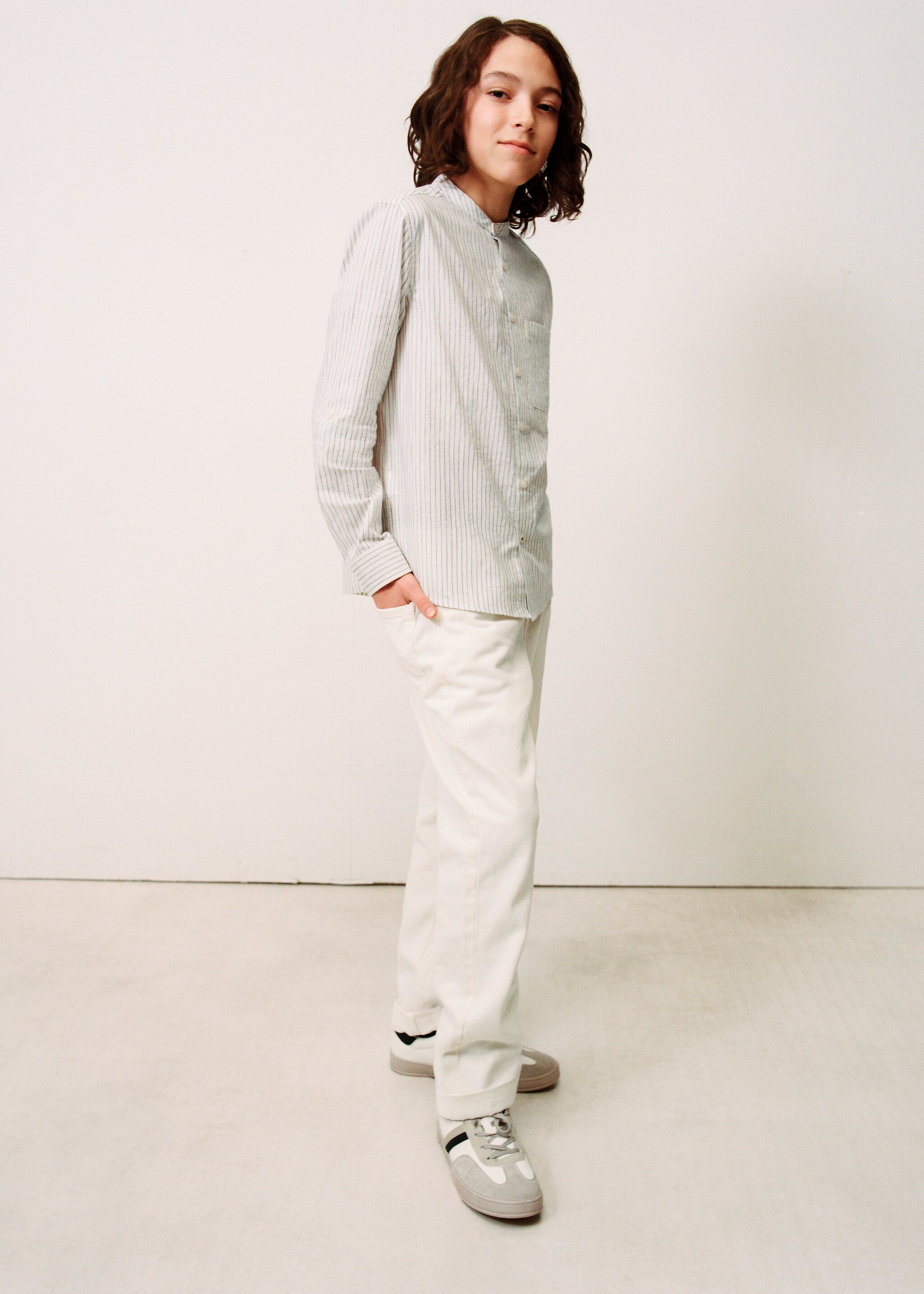 Mid-rise straight jeans - Details of the article 5, White. Ref: 27092887-00.