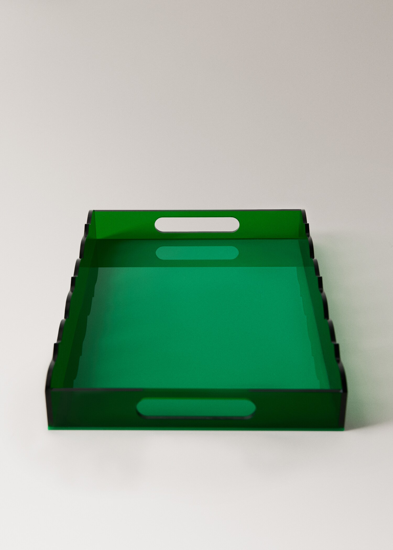 Dienblad van acryl met met golvende rand, middelgroot - Detail van het artikel 1