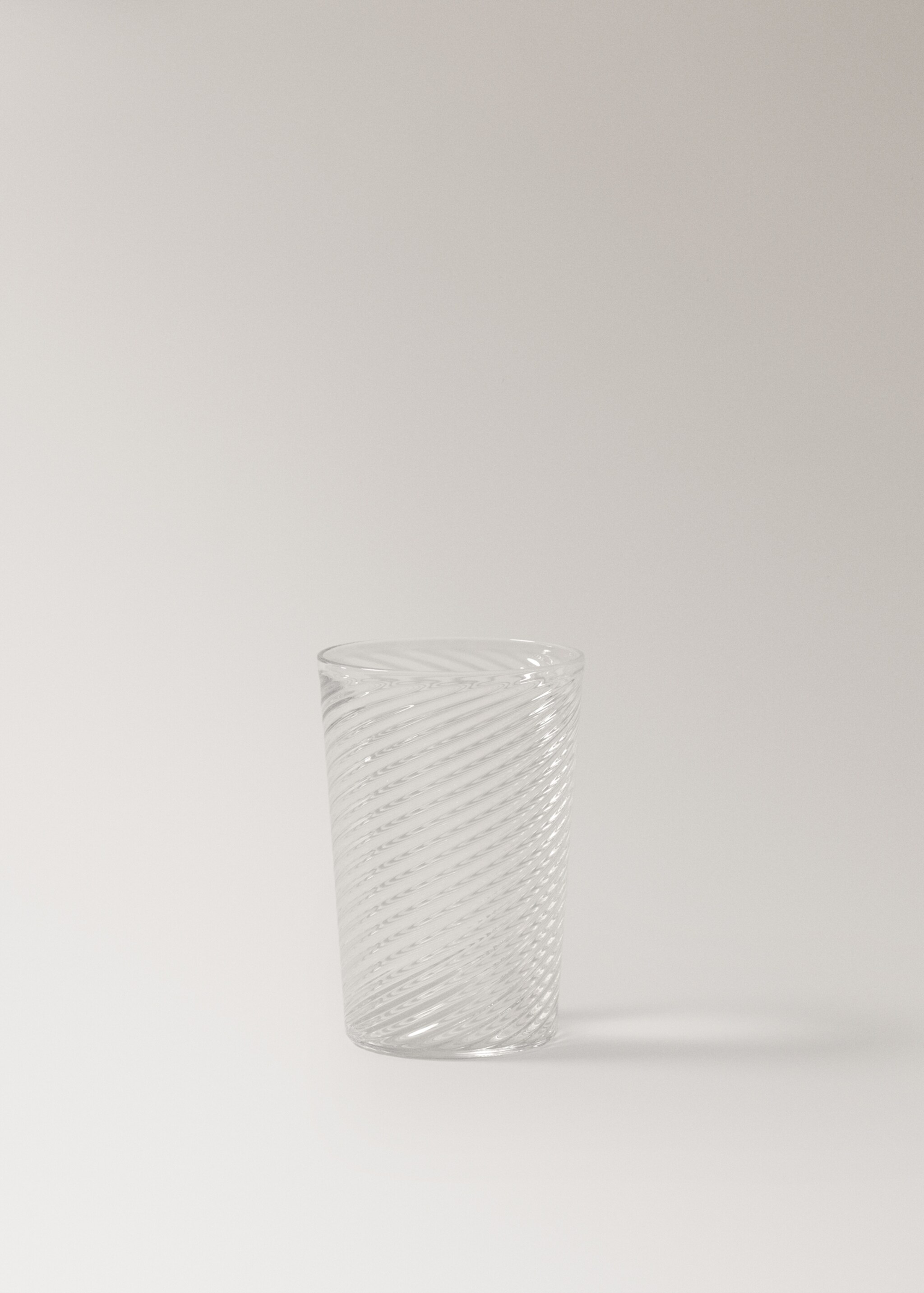 100% borosilicate glass vase with medium relief - Article without model, Ice Grey. Ref: 27092913-00.