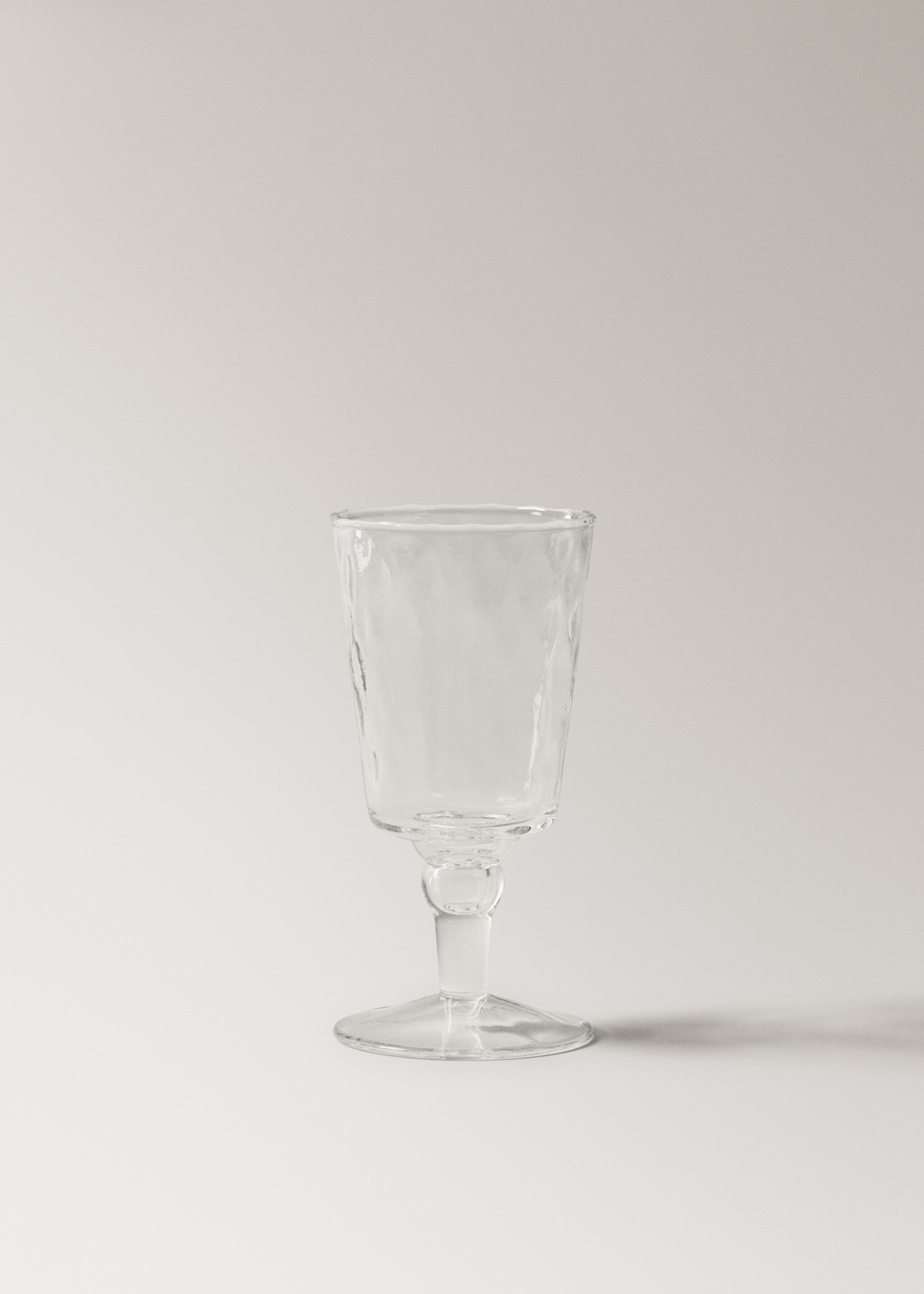 Embossed glass goblet - Article without model, Ice Grey. Ref: 27092924-00.