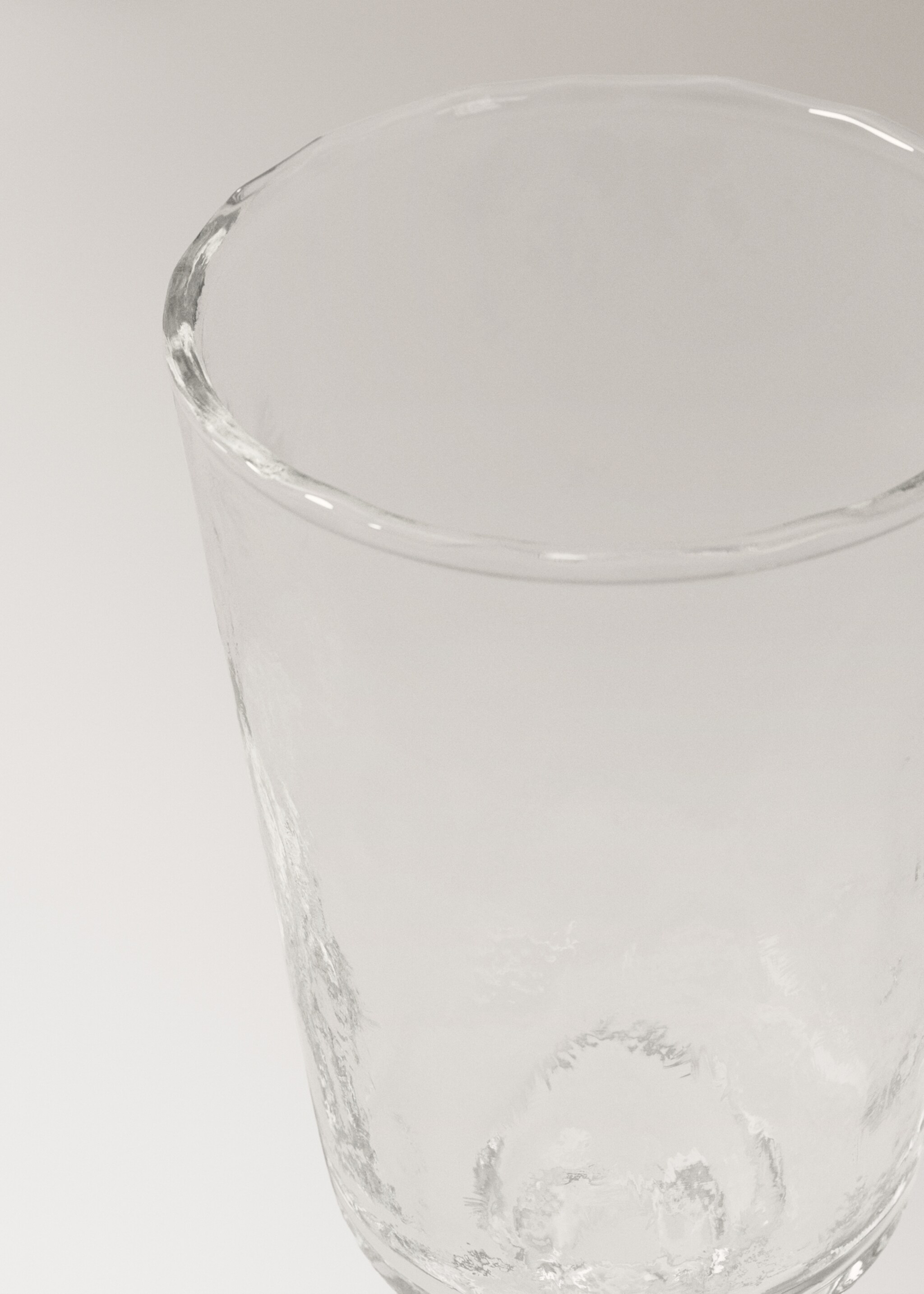 Embossed glass goblet - Details of the article 1, Ice Grey. Ref: 27092924-00.