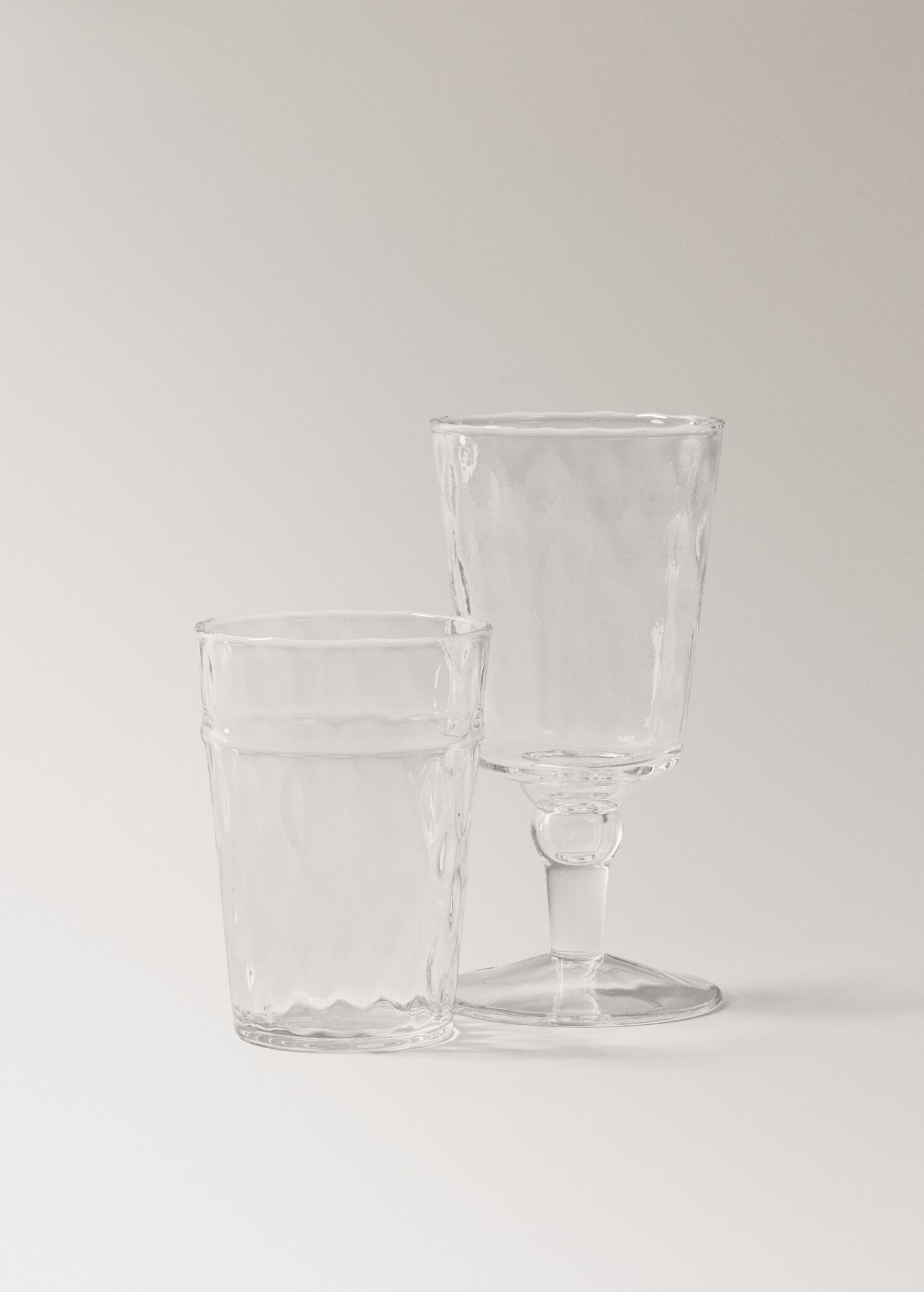Embossed glass goblet - Details of the article 3