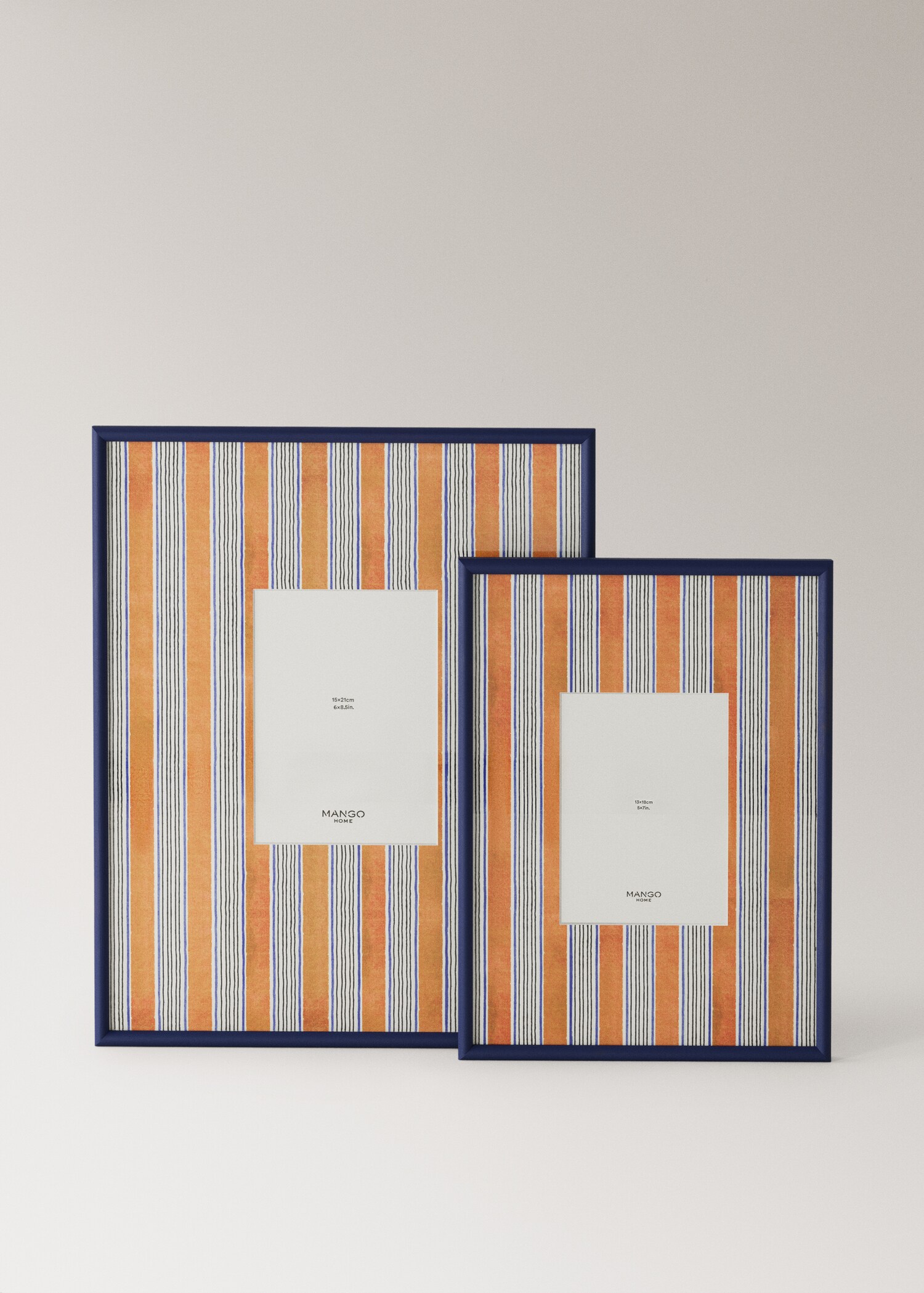 Medium wood frame with lines - Details of the article 3