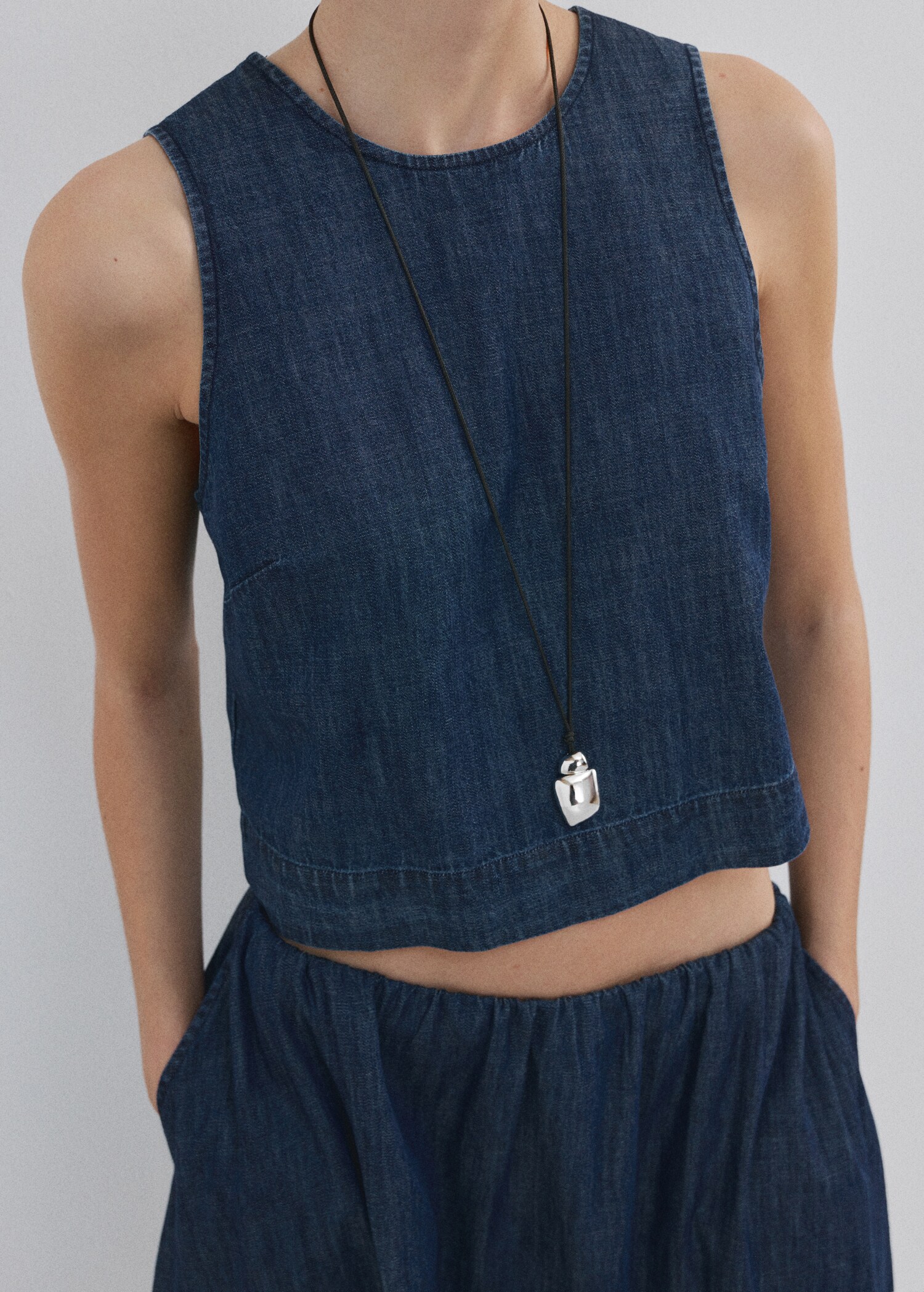 Denim top with seam detail - Details of the article 6