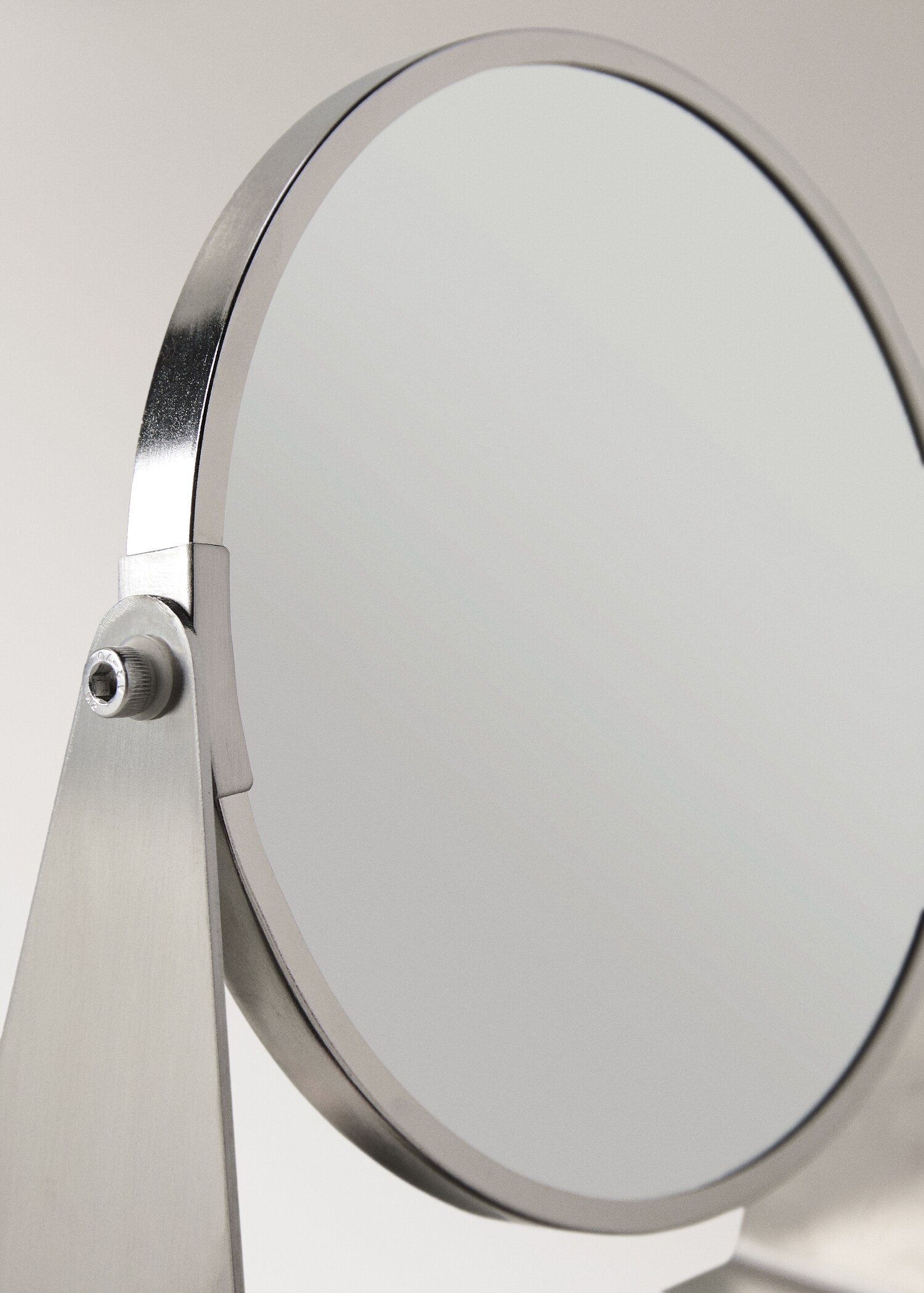 Metal vanity mirror - Details of the article 3