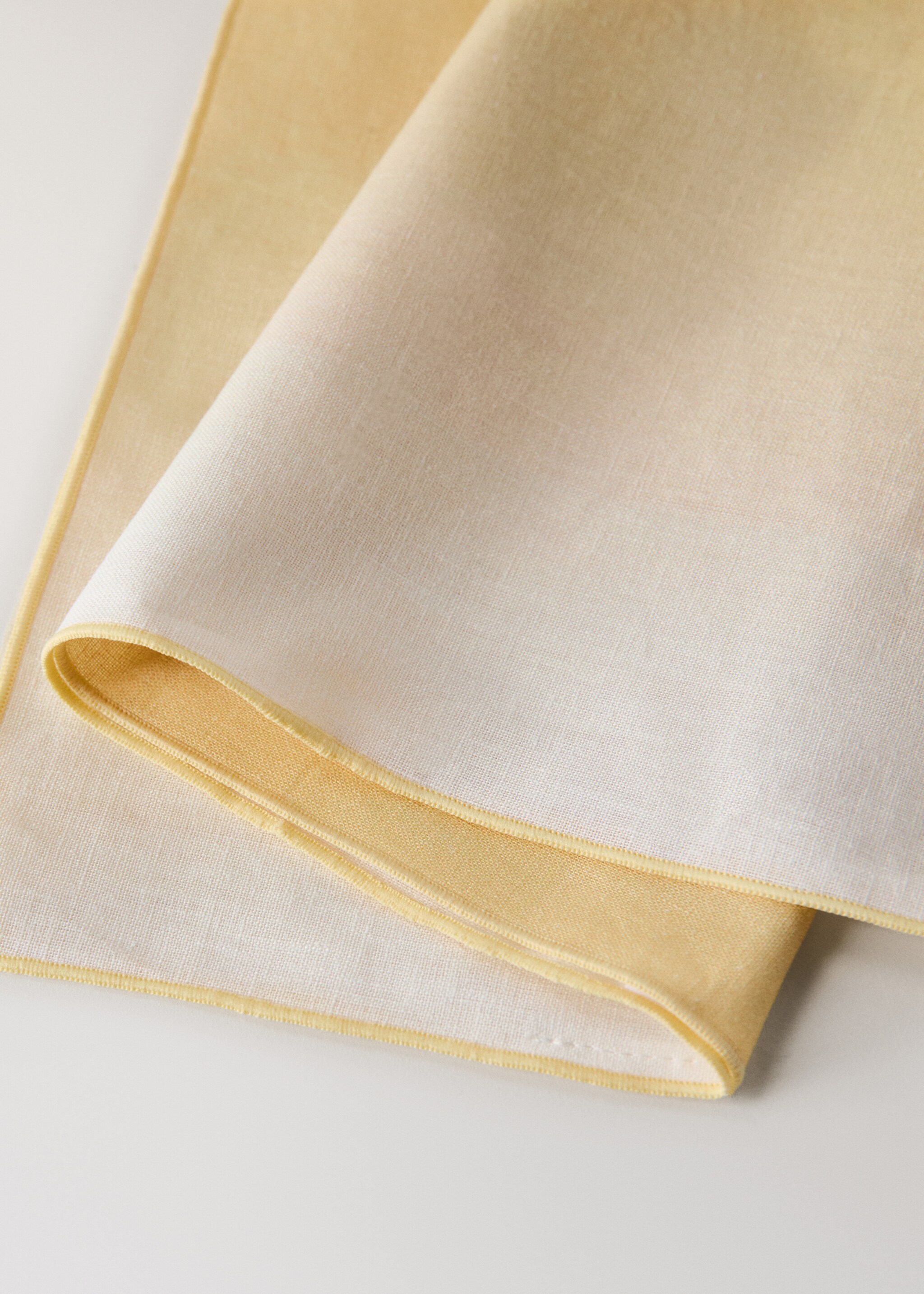 Ombre effect cotton-linen napkins - Details of the article 2, Yellow. Ref: 27093276-00.