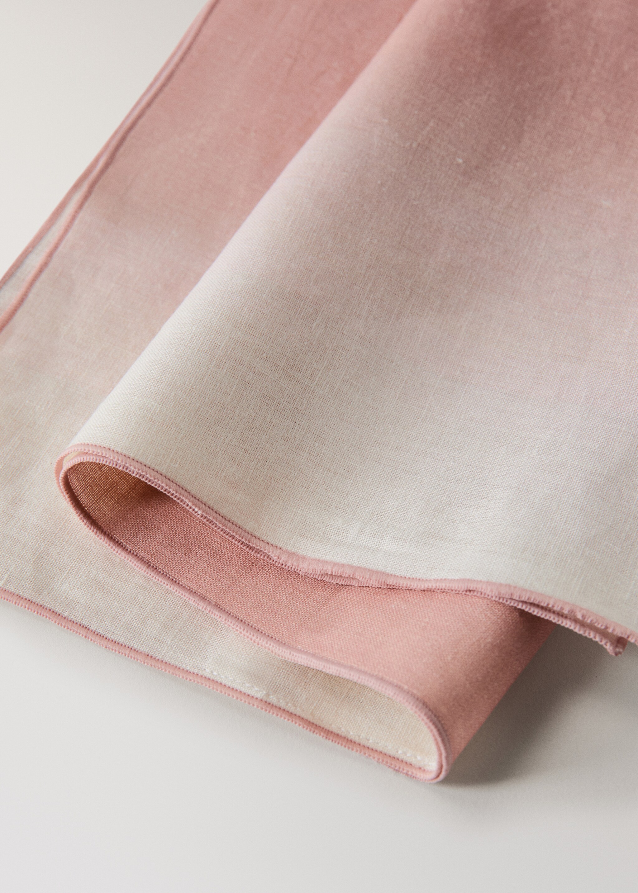 Ombre effect cotton-linen napkins - Details of the article 2, Pink. Ref: 27093276-00.