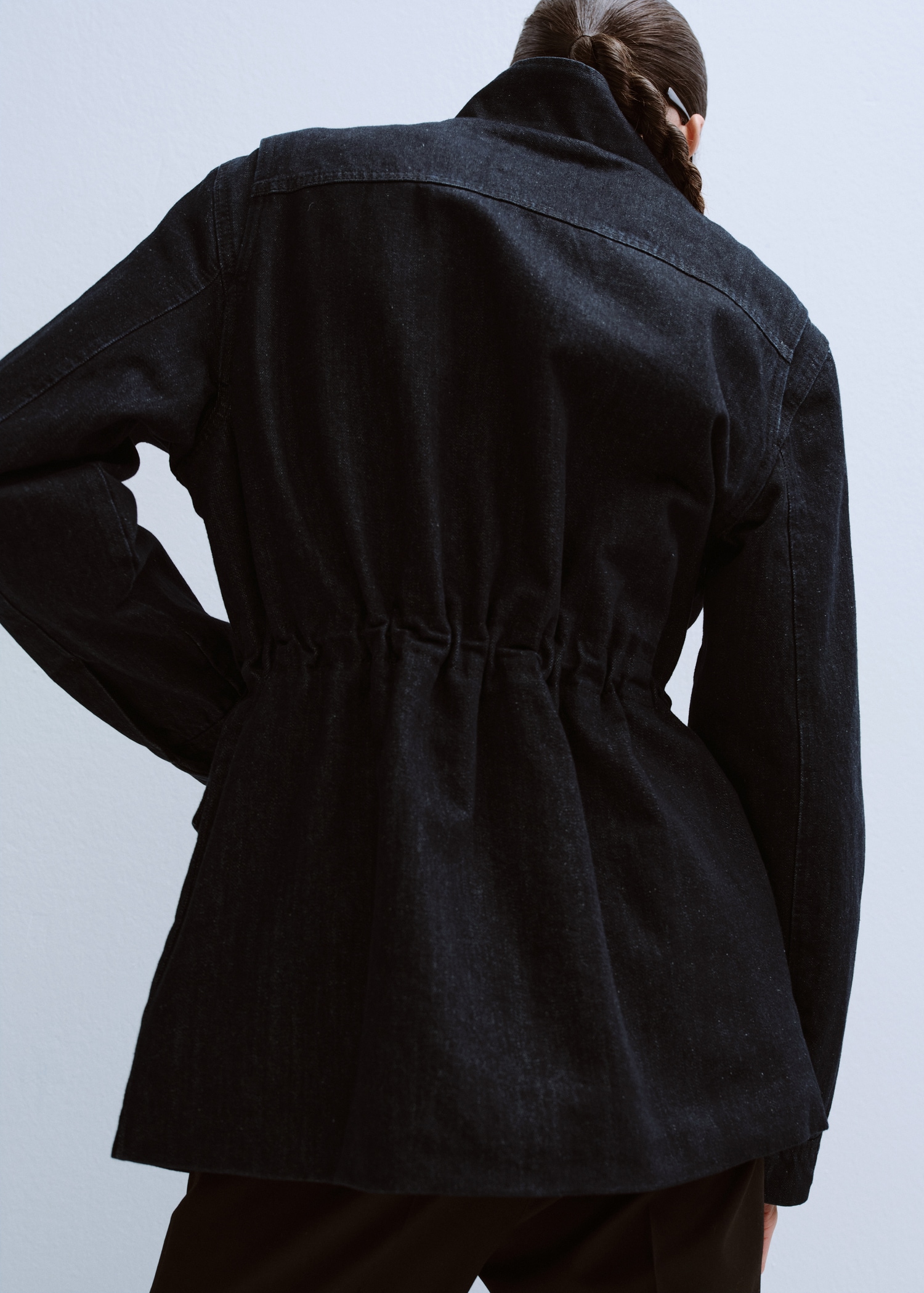 Oversized denim parka with pockets - Reverse of the article