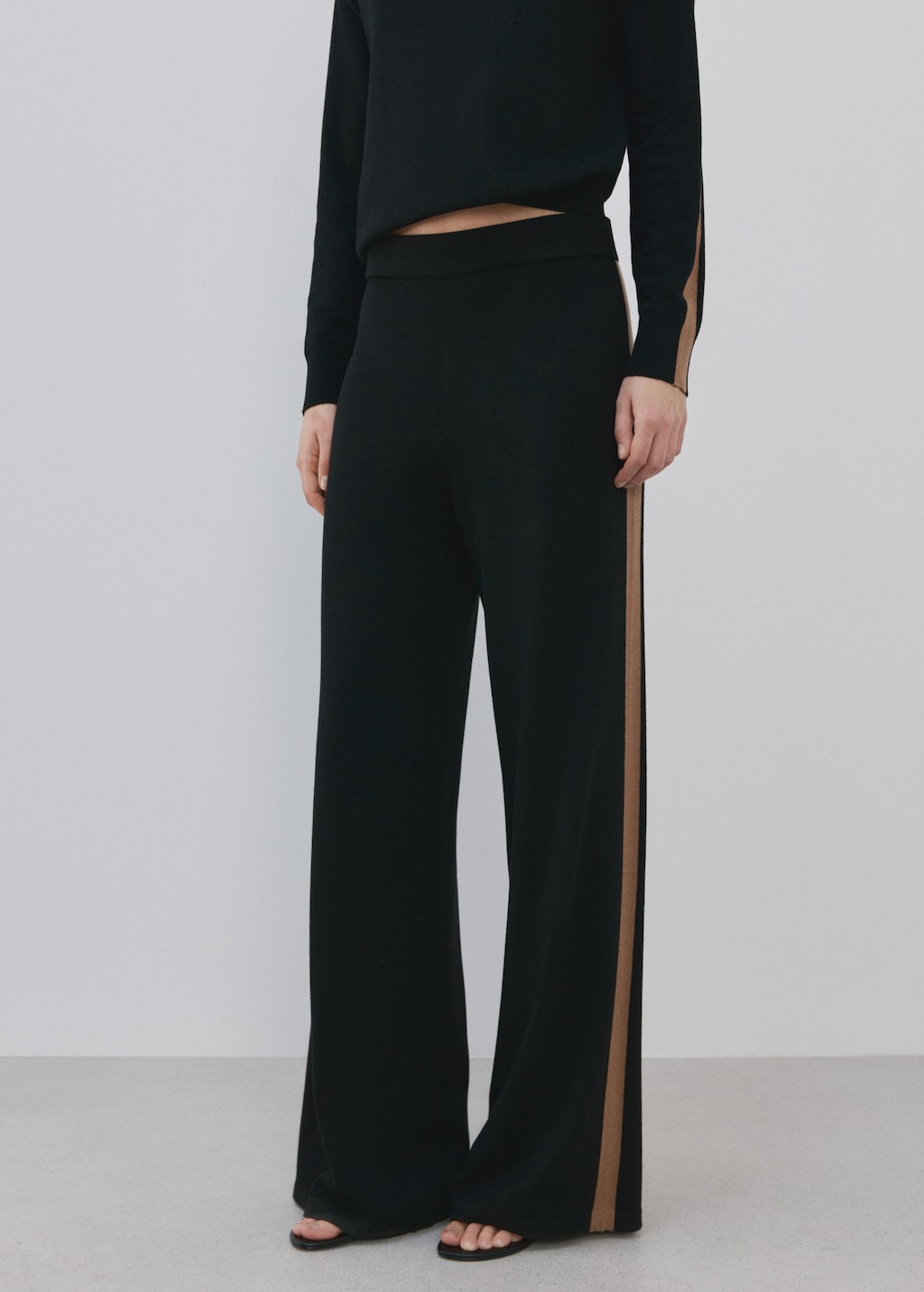 Contrast stripe knit trousers - image 3