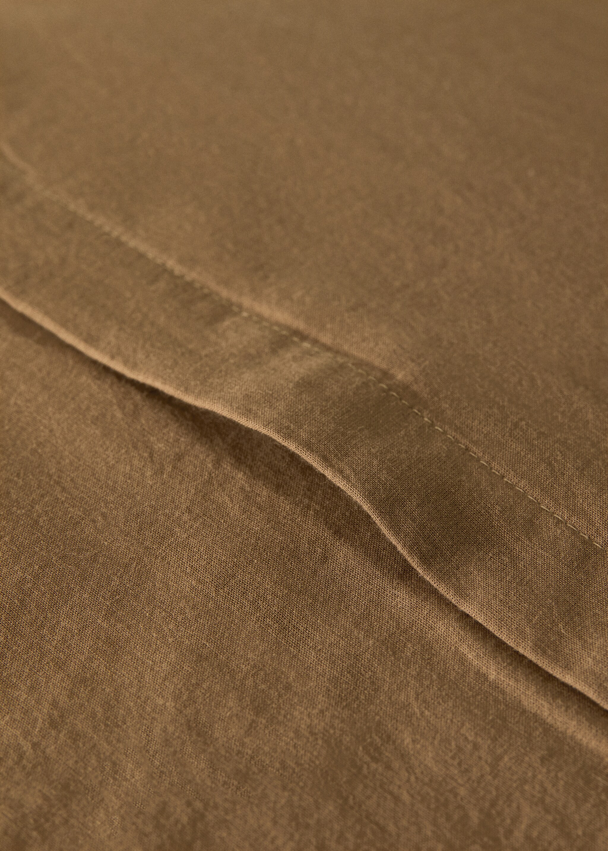 Cotton bed cushion cover with hand-stitched seams 50x50 cm - Details of the article 2, Ochre. Ref: 27093297-00.