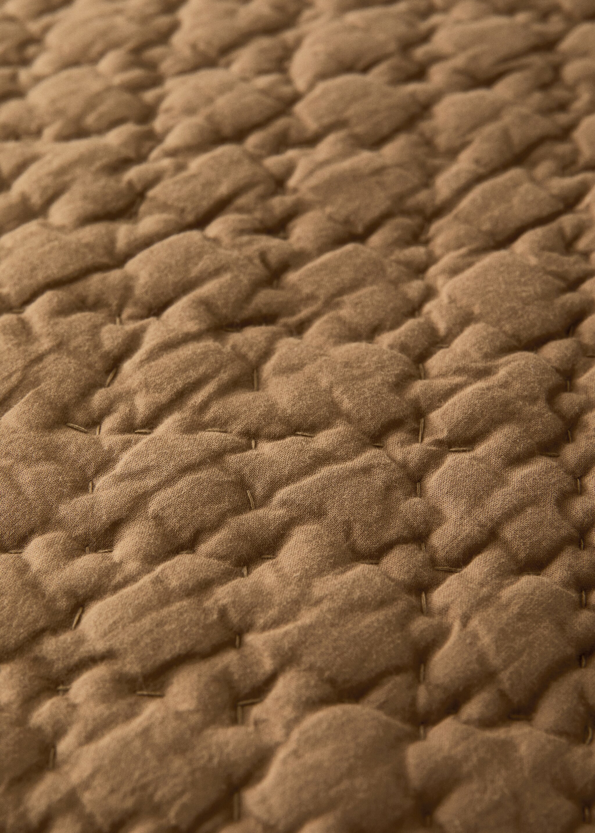 Cotton bed cushion cover with hand-stitched seams 50x50 cm - Details of the article 3, Ochre. Ref: 27093297-00.