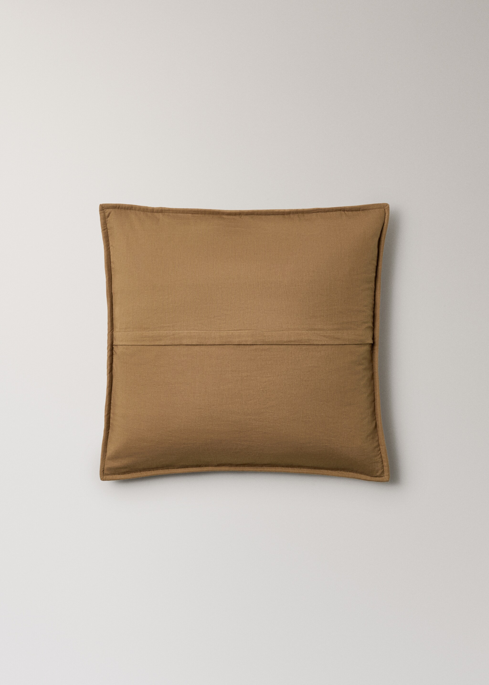 Cotton bed cushion cover with hand-stitched seams 50x50 cm - Details of the article 4, Ochre. Ref: 27093297-00.