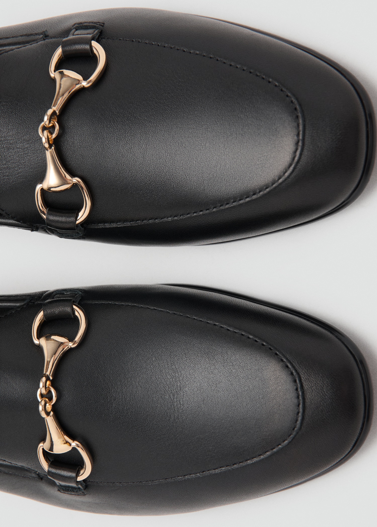 Buckle leather moccasins - Details of the article 2