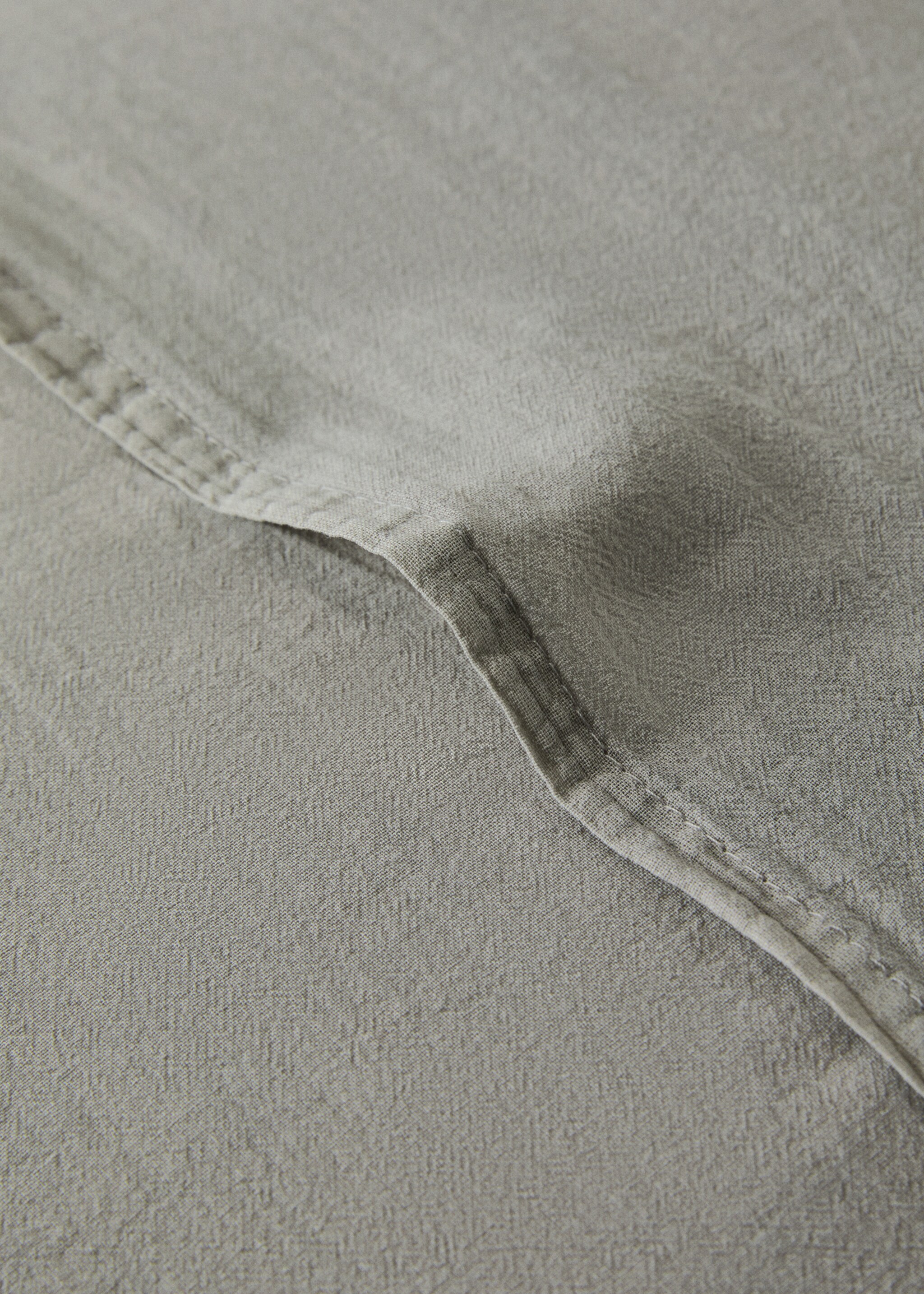 Funda cojín cama algodón garment dyed 50x50 cm - Detalle del artículo 2, Gris claro/pastel. Ref: 27093307-00.