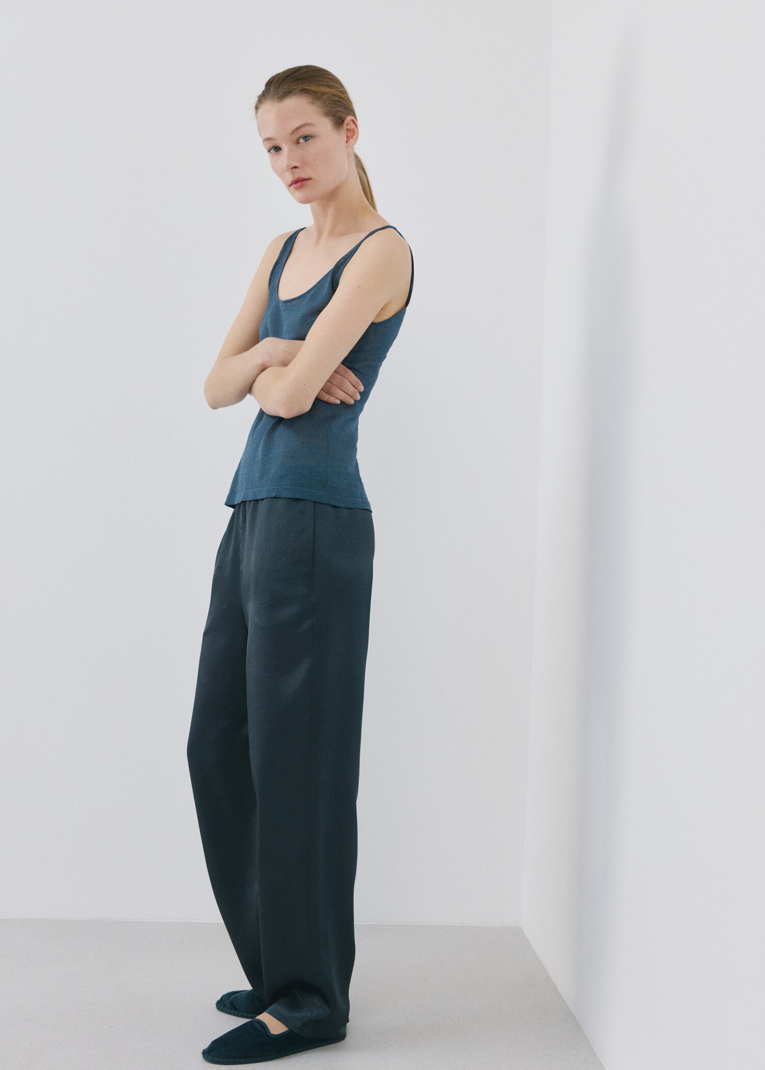 Атласные брюки с эластичным поясом - Деталь изделия 4