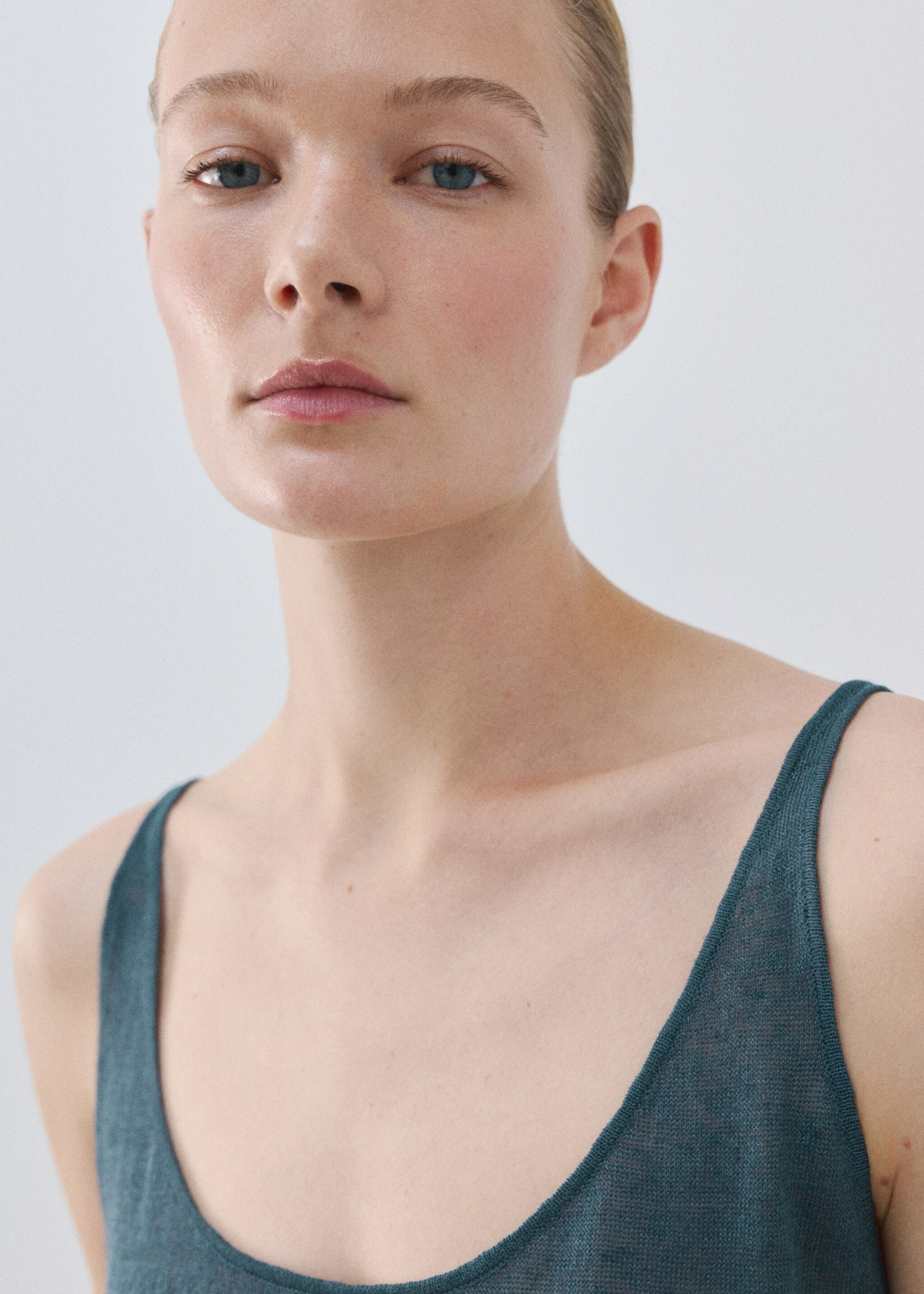 Linen knit top - Details of the article 1, Night Blue. Ref: 27093313-00.