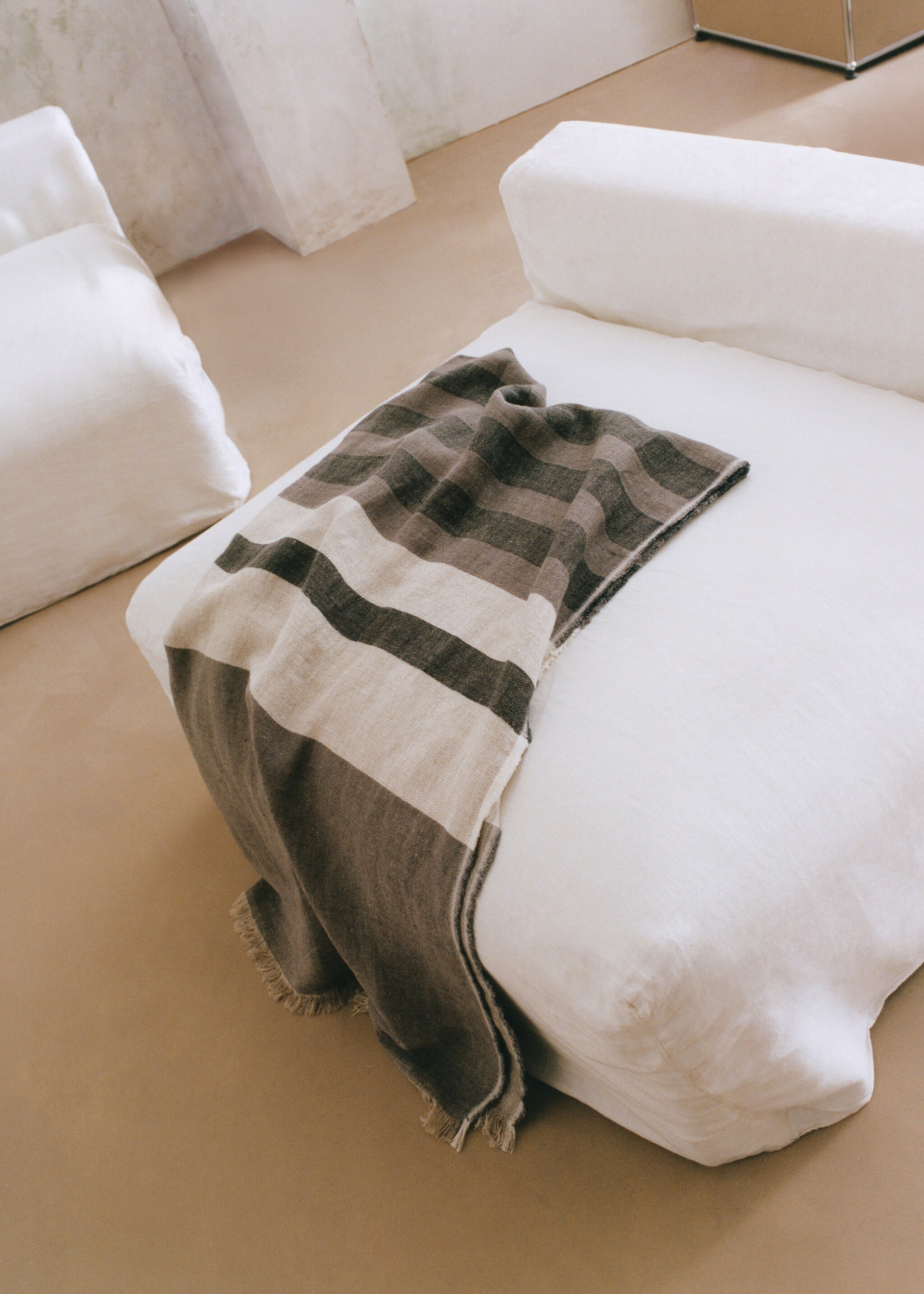 Κουβέρτα λινή ριγέ - Λεπτομέρεια του προϊόντος 6, Καφέ Ανοιχτό/Παστέλ. Ref: 27093314-00.