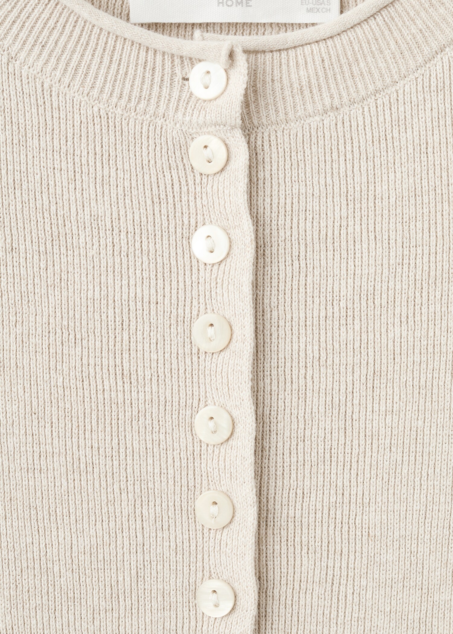 Cotton linen knitted gilet with buttons - Details of the article 8