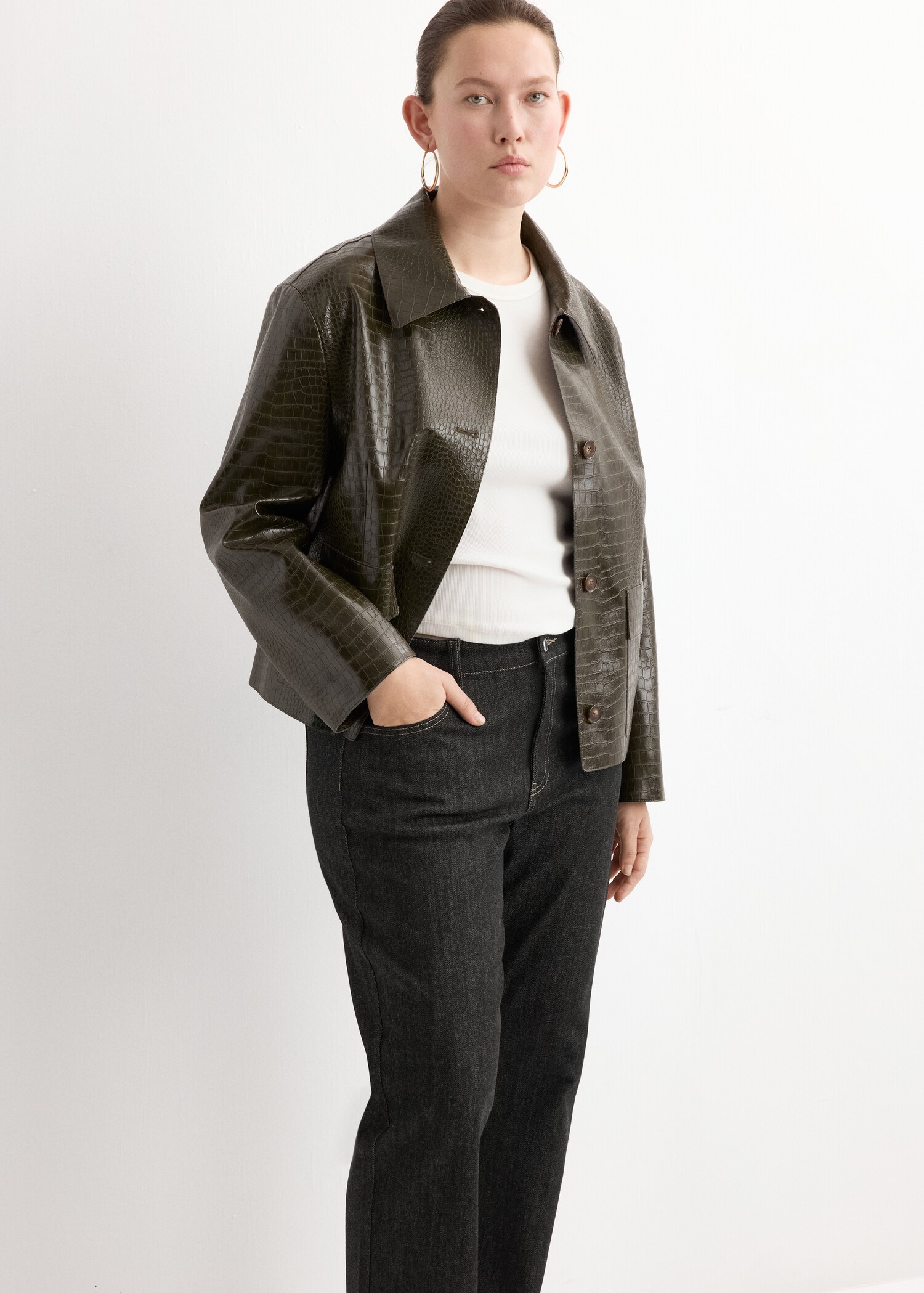 Mid-rise flared jeans - Details of the article 5