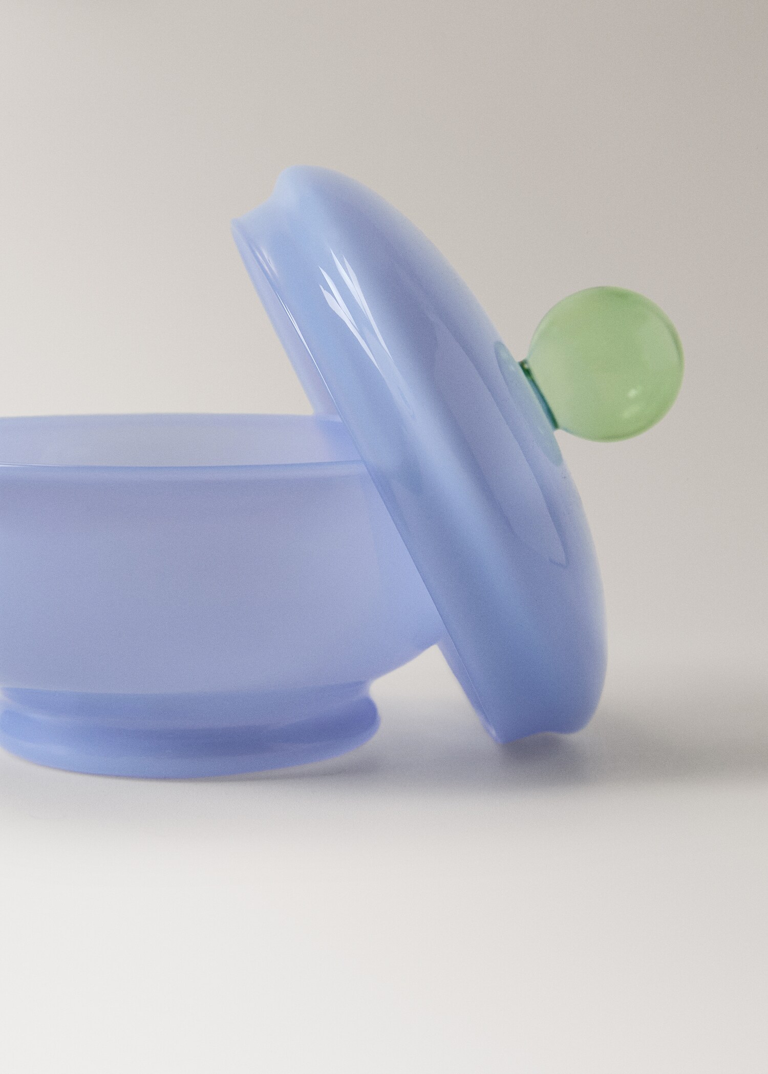 Coloured borosilicate bathroom jar - Details of the article 2