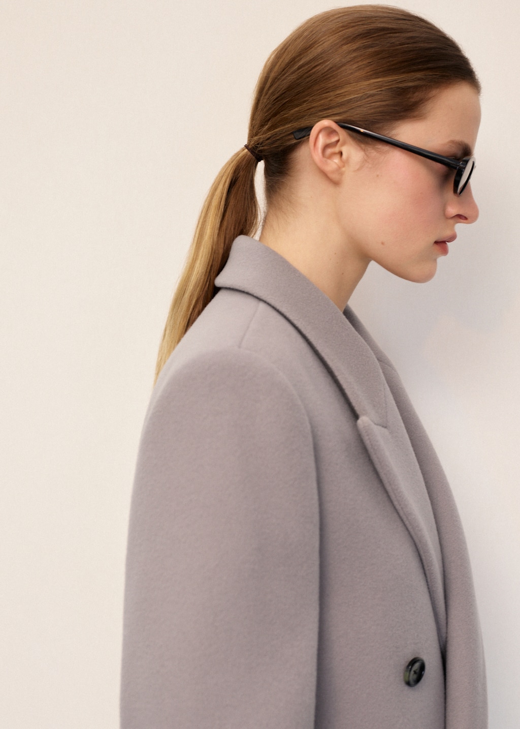 Double-breasted wool coat - image 4
