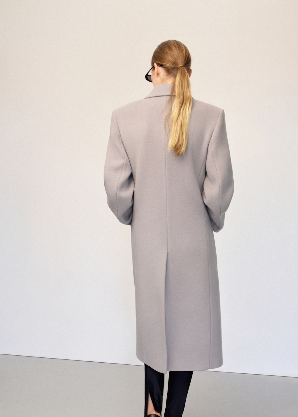Double-breasted wool coat - image 3
