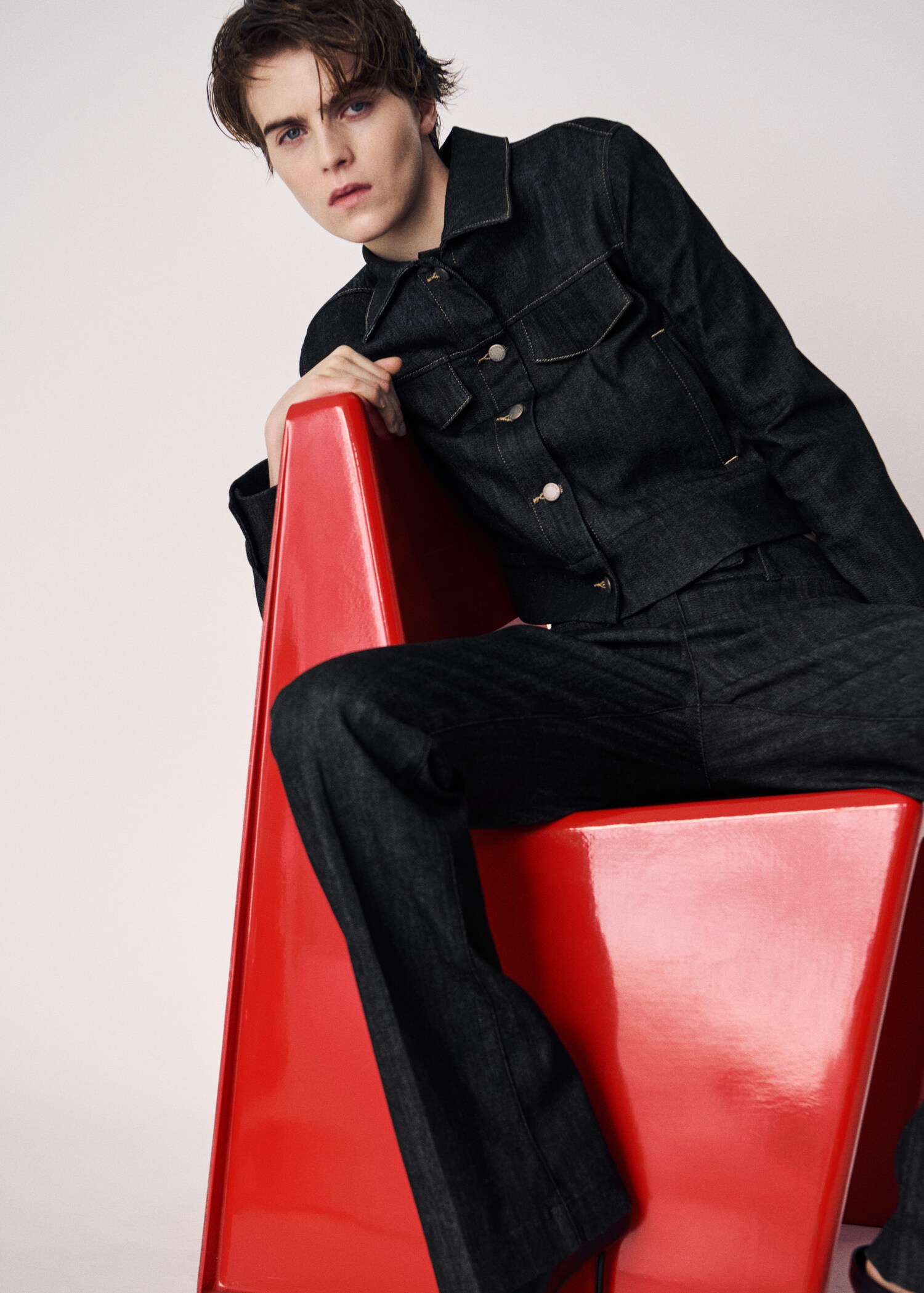 Fitted denim jacket with pockets - Details of the article 1