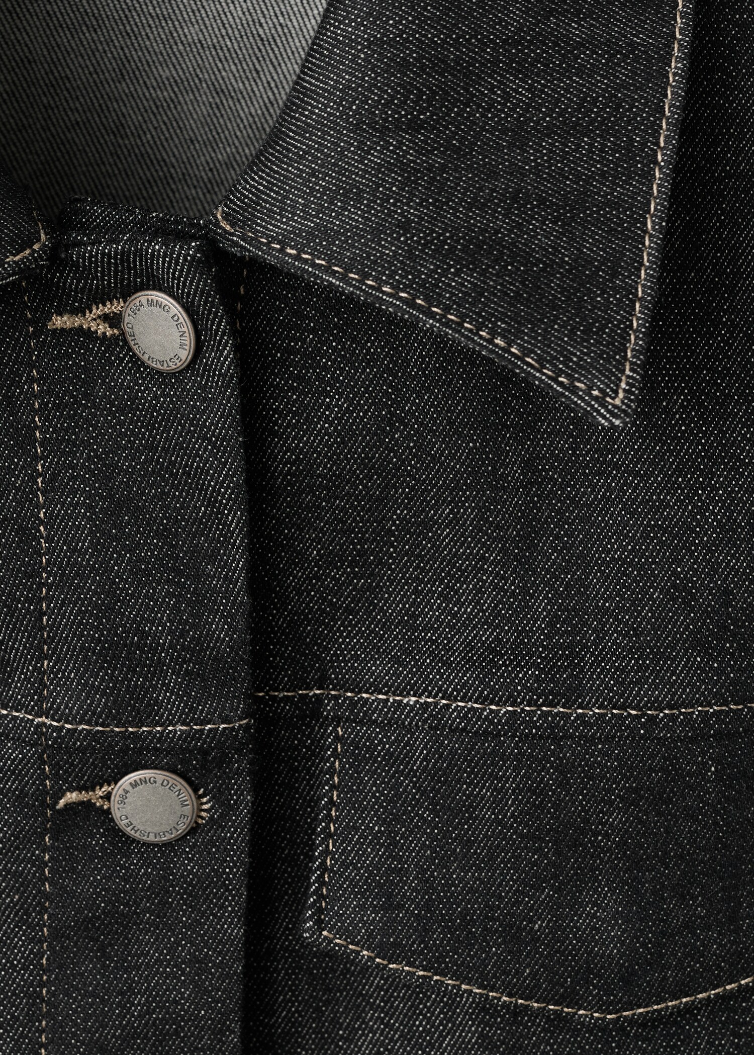 Fitted denim jacket with pockets - Details of the article 8