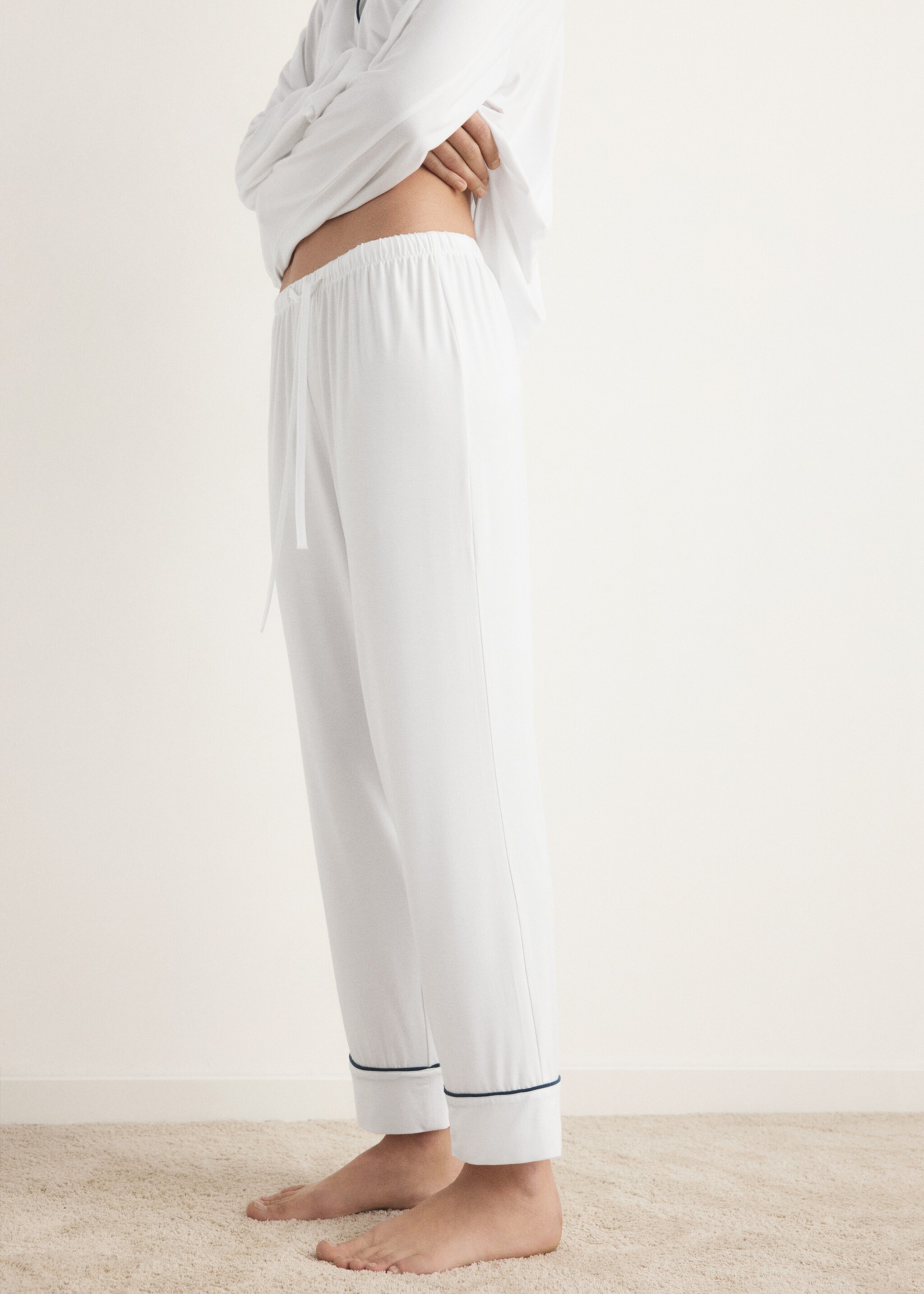 بيجامة من قطعتين مع الأنابيب - تفاصيل المنتج 6, أبيض. Ref: 27093329-00.