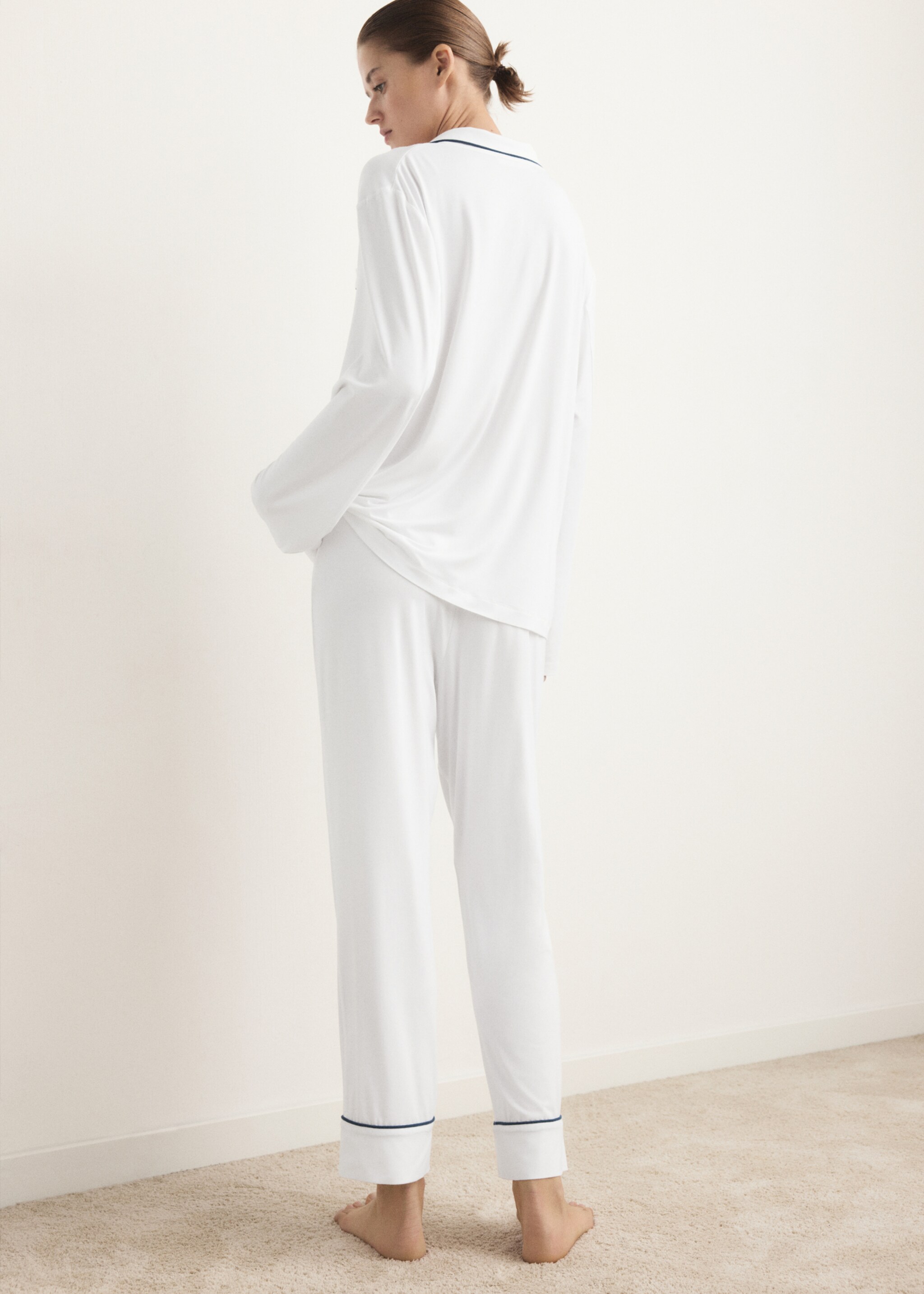 بيجامة من قطعتين مع الأنابيب - الجهة الخلفية للمنتج, أبيض. Ref: 27093329-00.