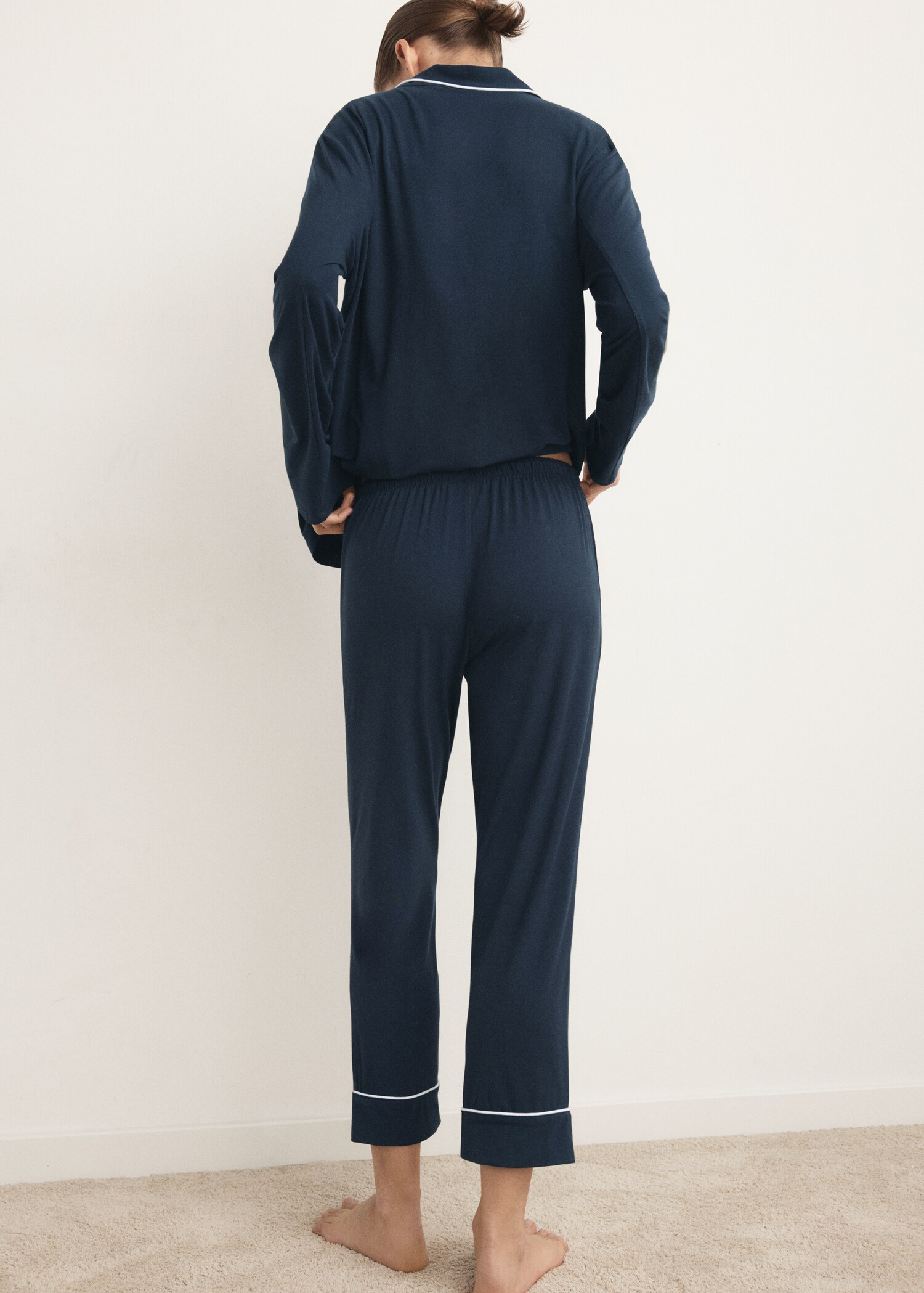 بيجامة من قطعتين مع الأنابيب - الجهة الخلفية للمنتج