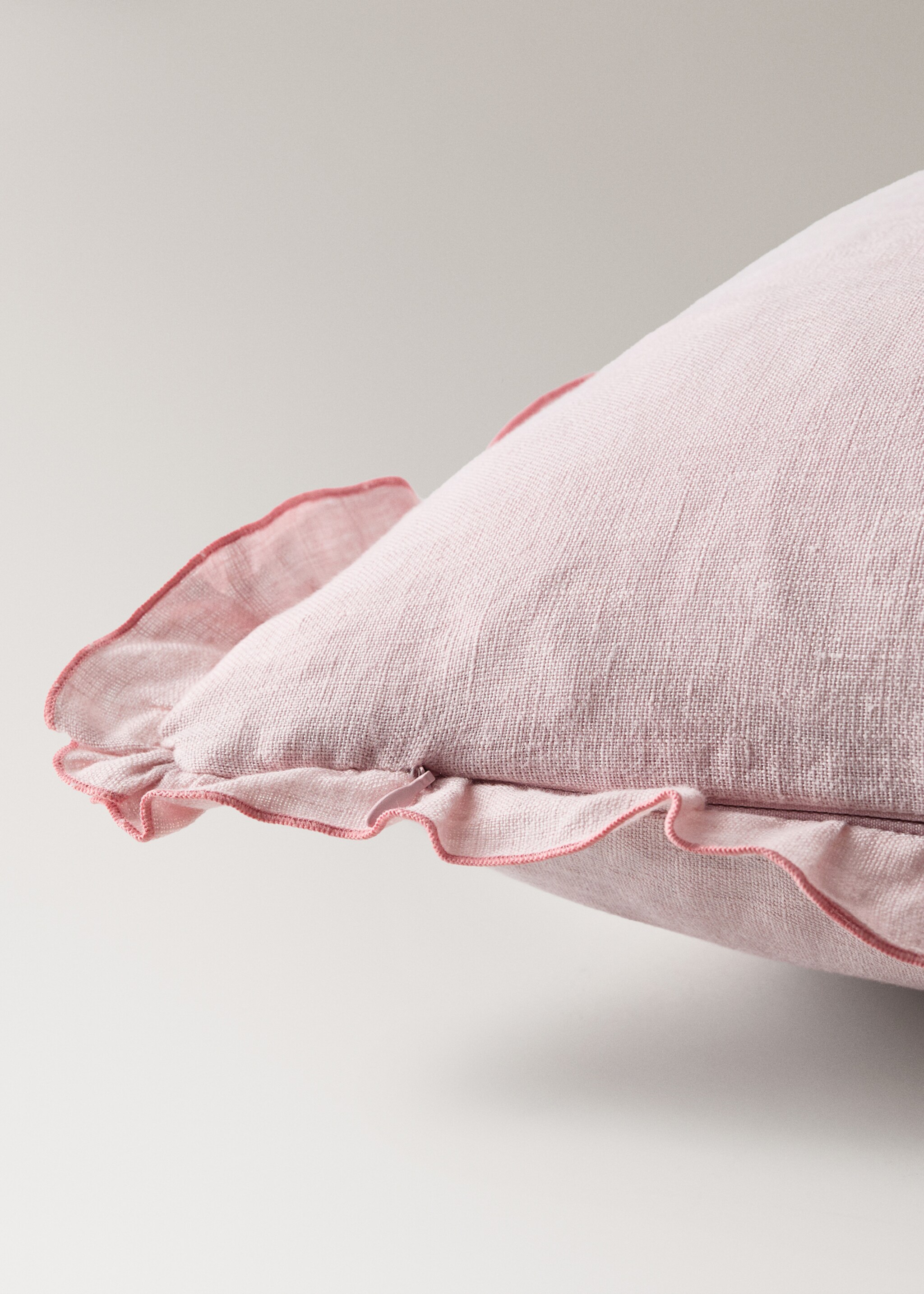 Housse de coussin 100 % lin volant 45 X 45 cm - Détail de l'article 2, Rose. Ref: 27093331-00.