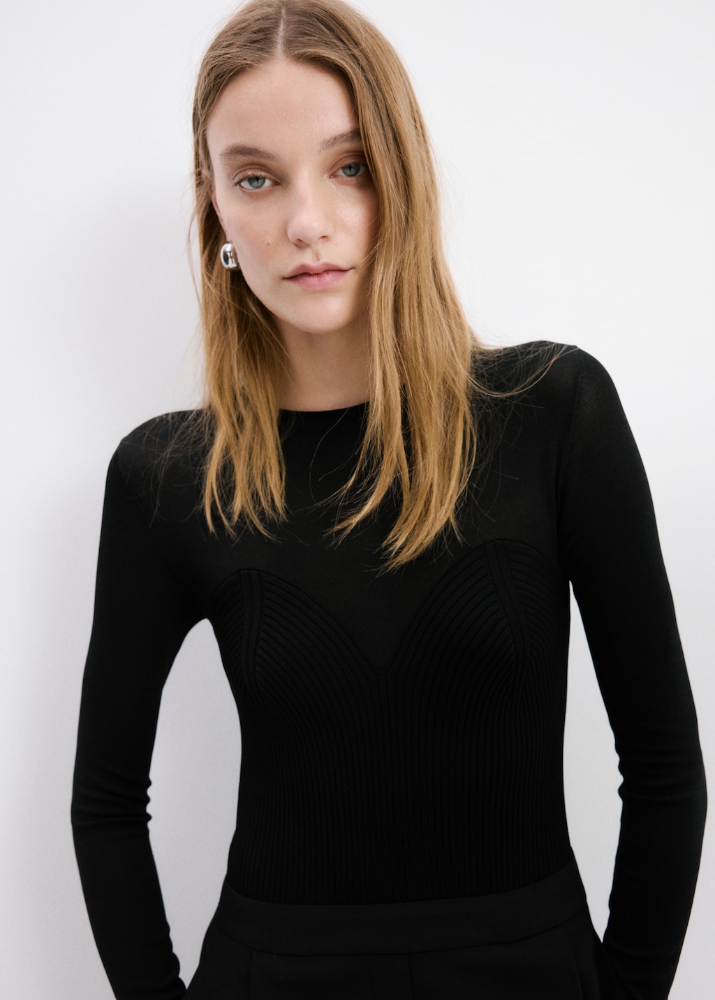 Jumpsuit-style coordinated outfit - image 4