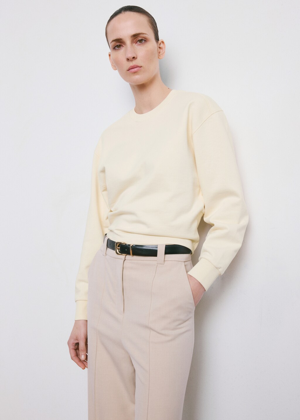 Round-neck cotton sweatshirt
