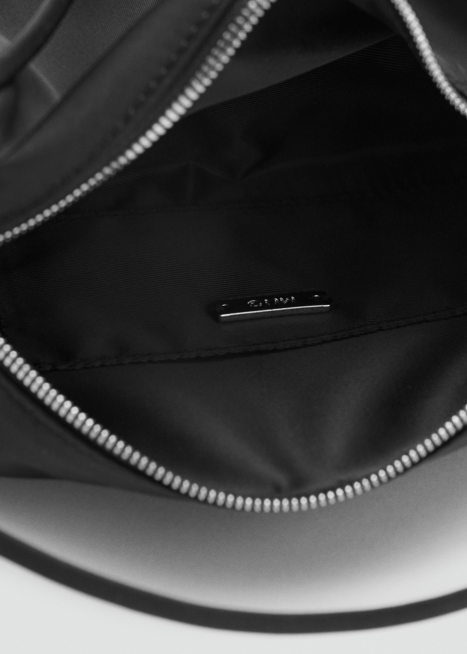 Small nylon shoulder handbag - Details of the article 2