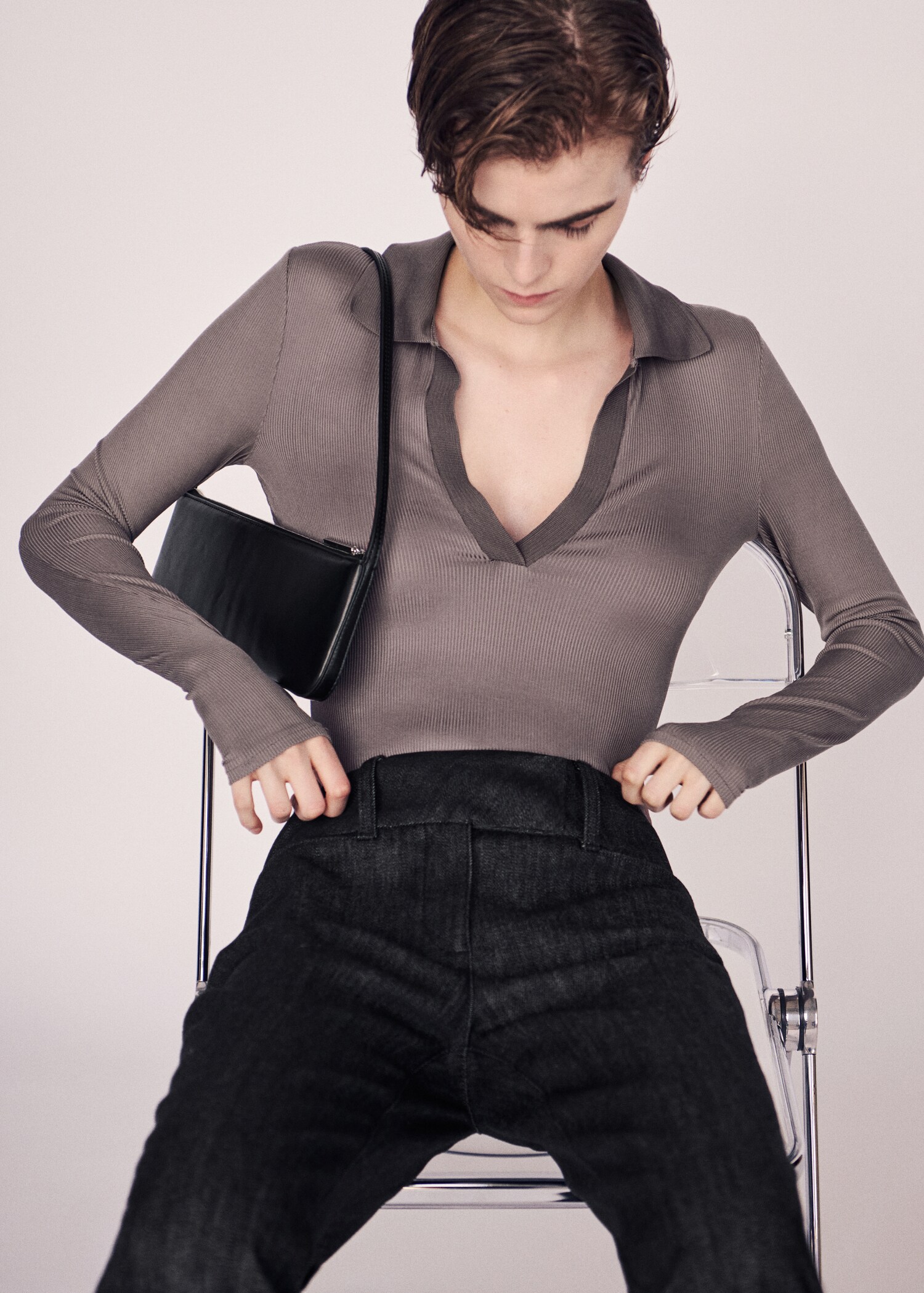 Body cuello pico - Plano medio