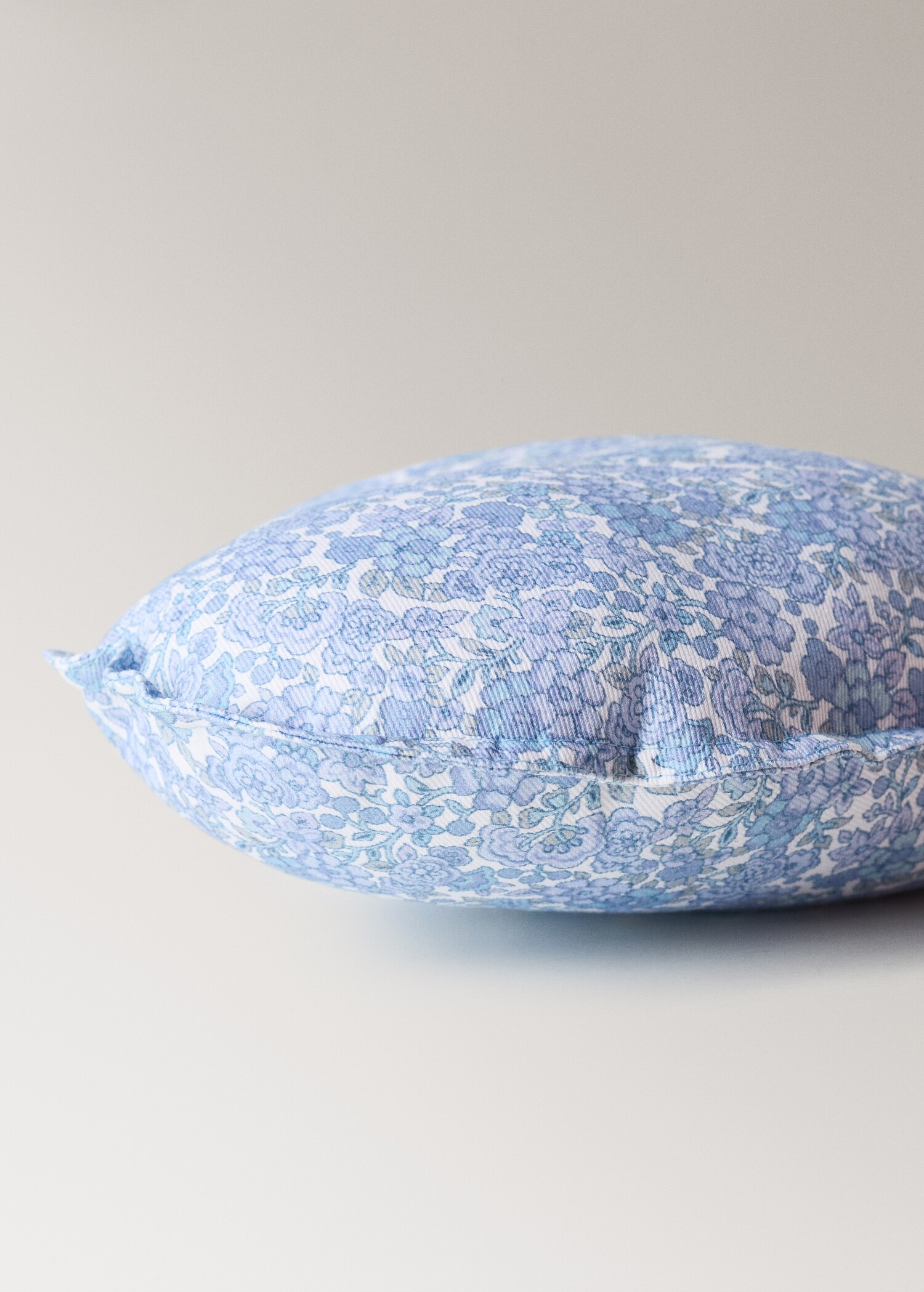 Heart cotton cushion cover 35 cm - Details of the article 2