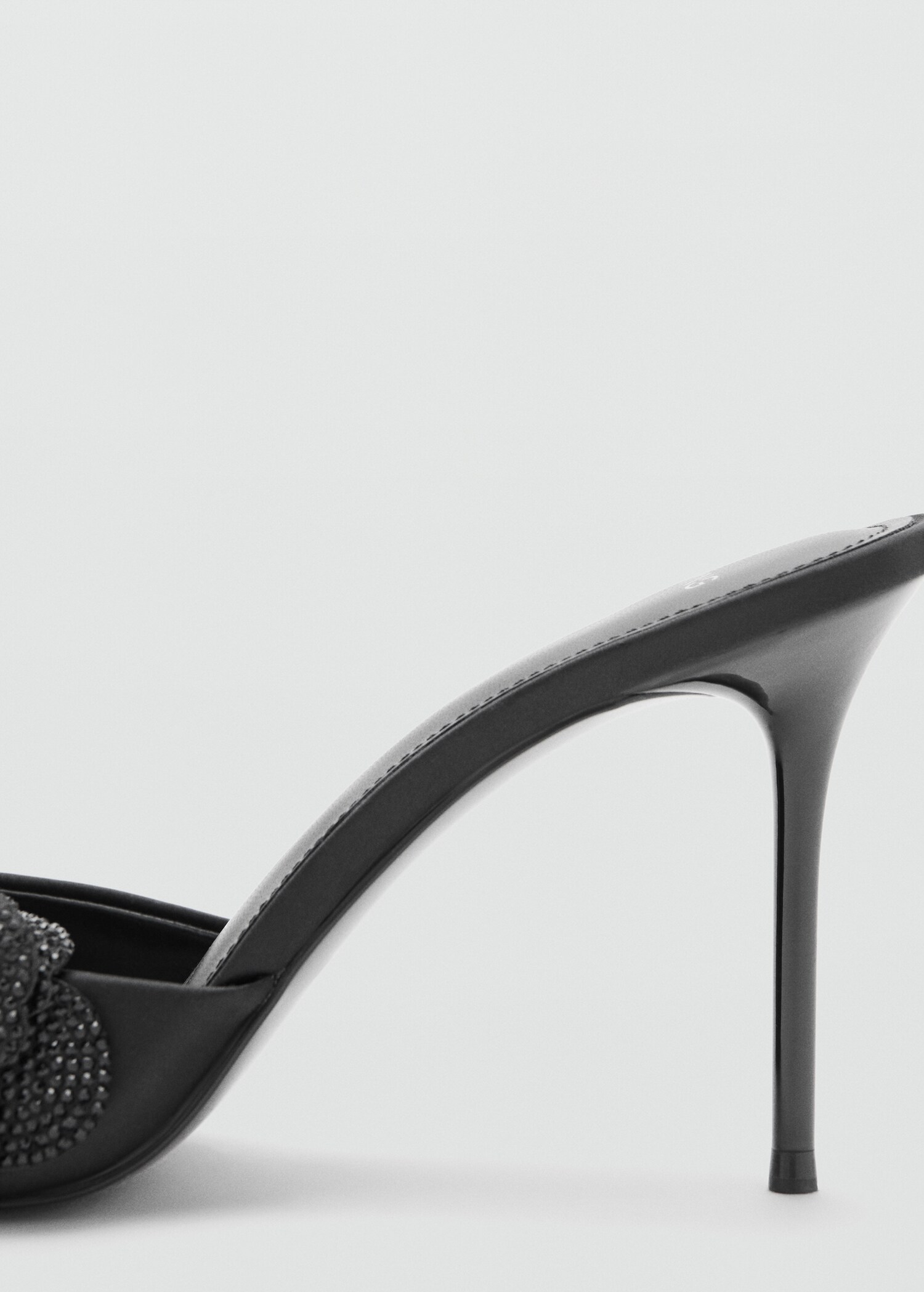 Sandals with flower strap - Details of the article 1