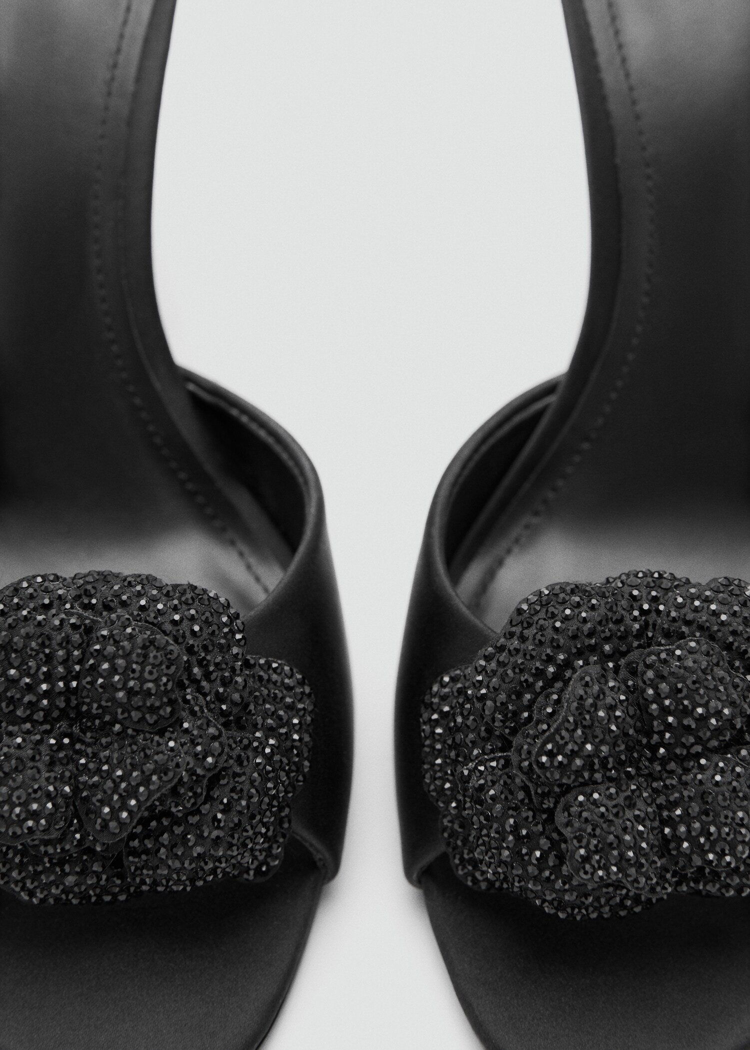 Sandals with flower strap - Details of the article 2