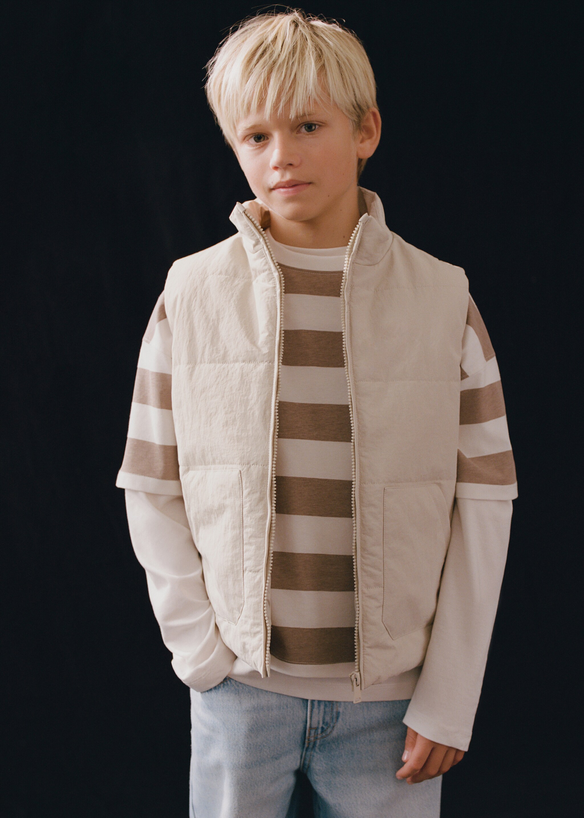 Water-repellent quilted gilet - Details of the article 5, Ice Grey. Ref: 27093729-00.