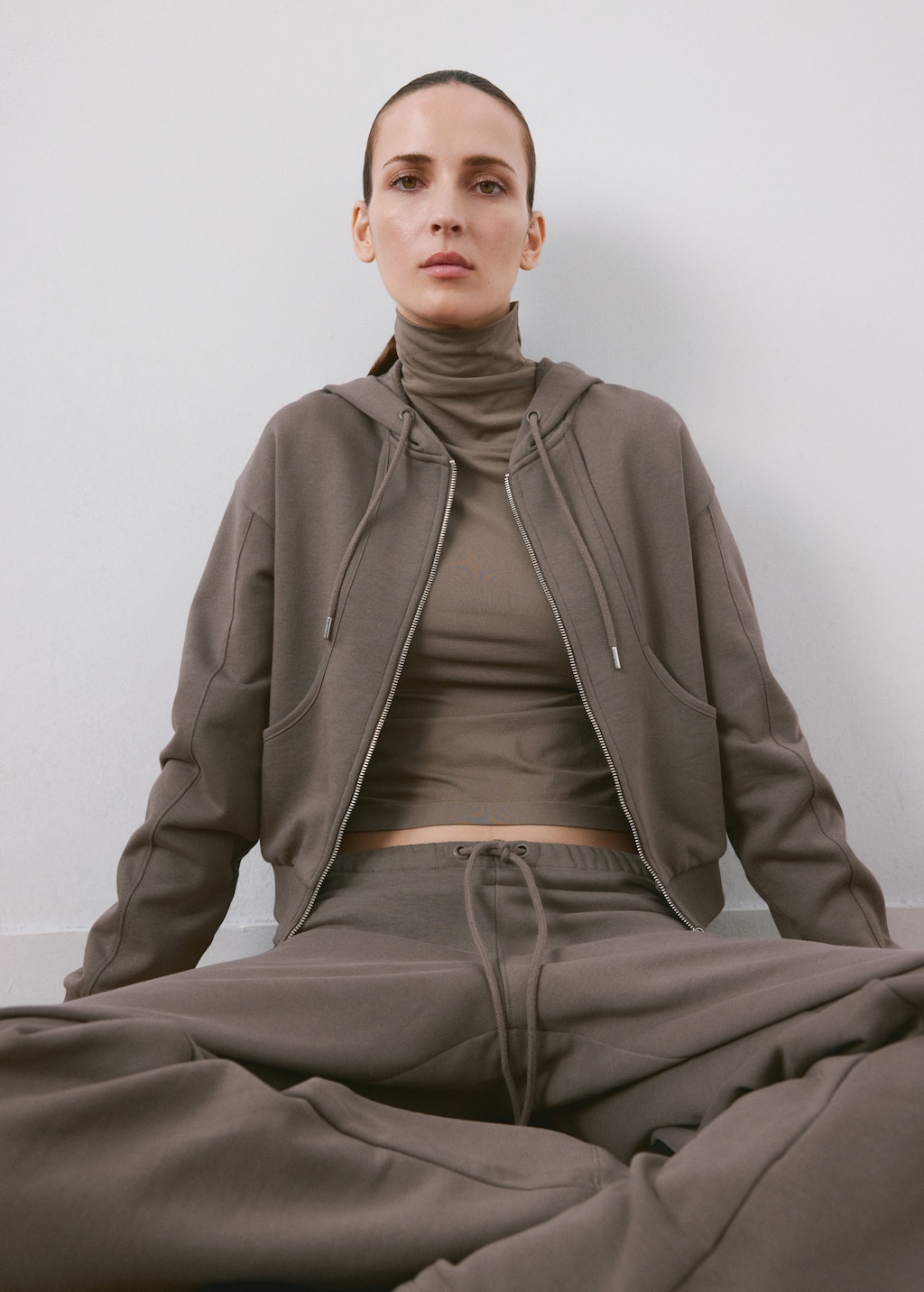 Contrast seam t-shirt - image 4