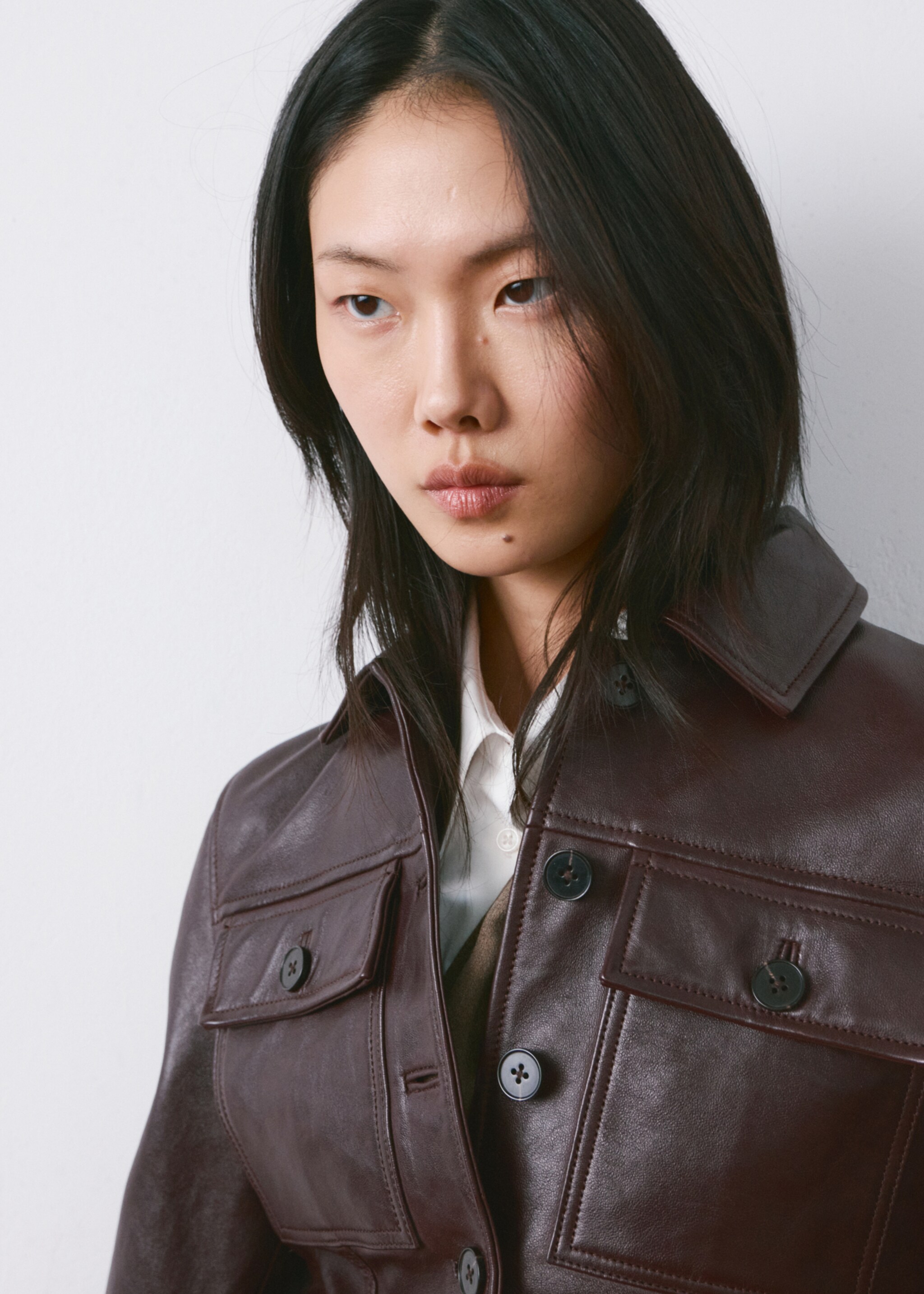 Buttoned leather jacket - Details of the article 2, Burgundy. Ref: 27094044-00.