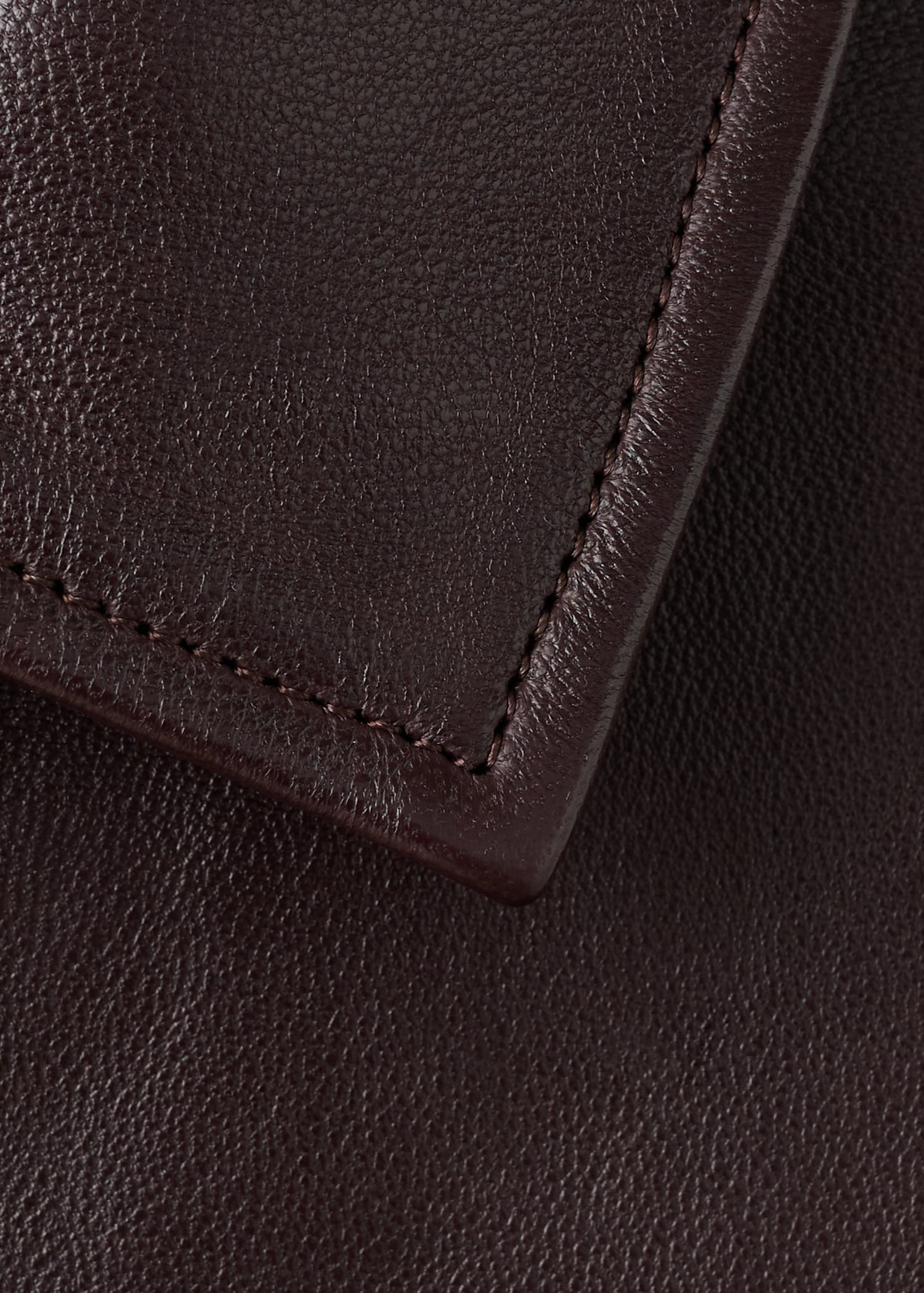 Buttoned leather jacket - Details of the article 8