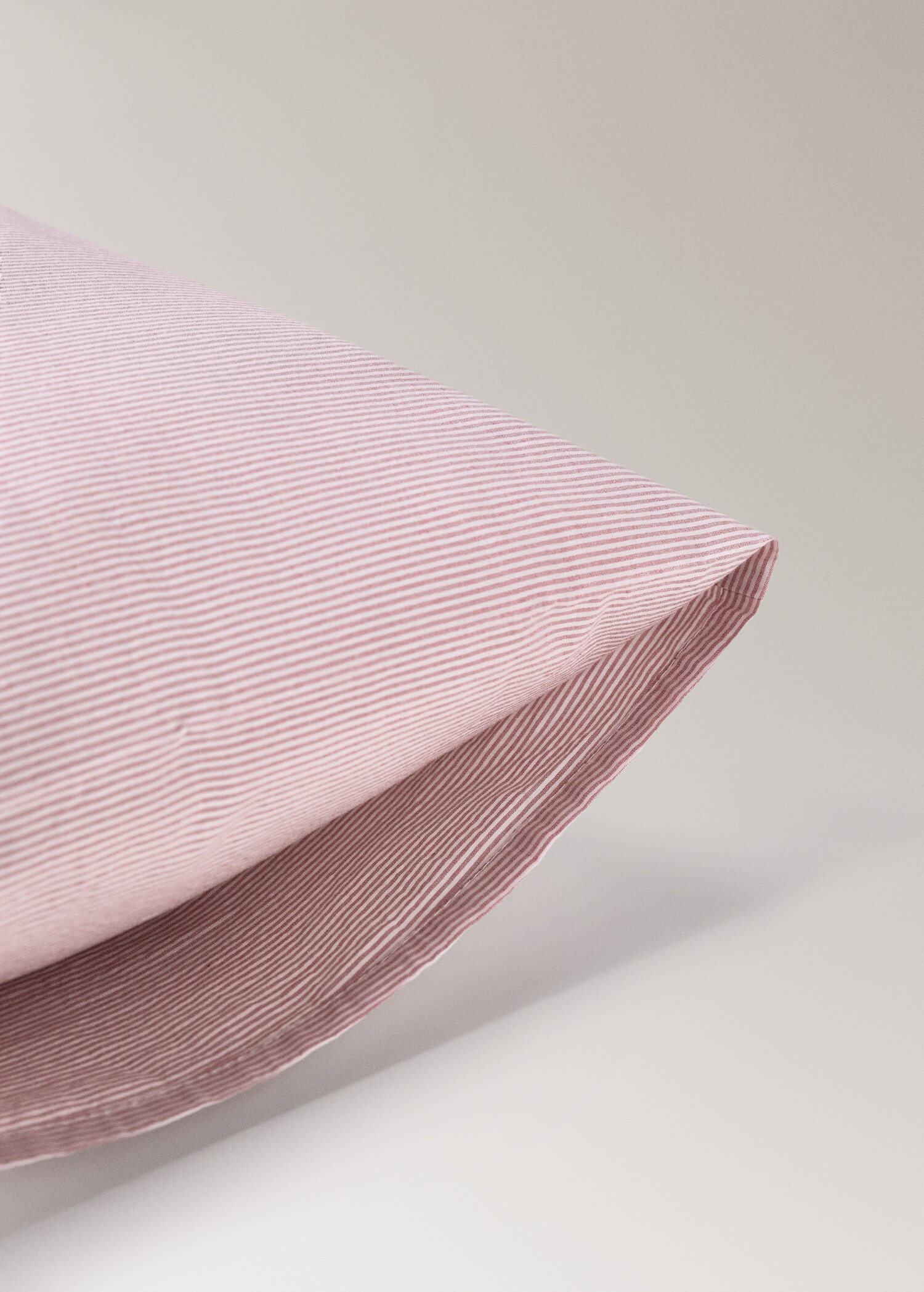 Cot bed pillowcase with fine striped yarn-dyed cotton - Details of the article 1