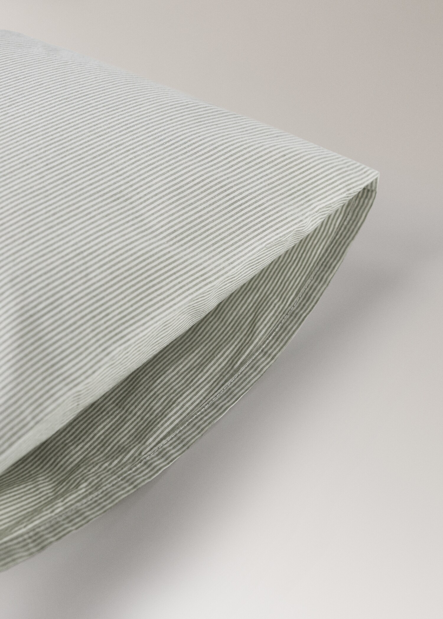 Cot bed pillowcase with fine striped yarn-dyed cotton - Details of the article 1