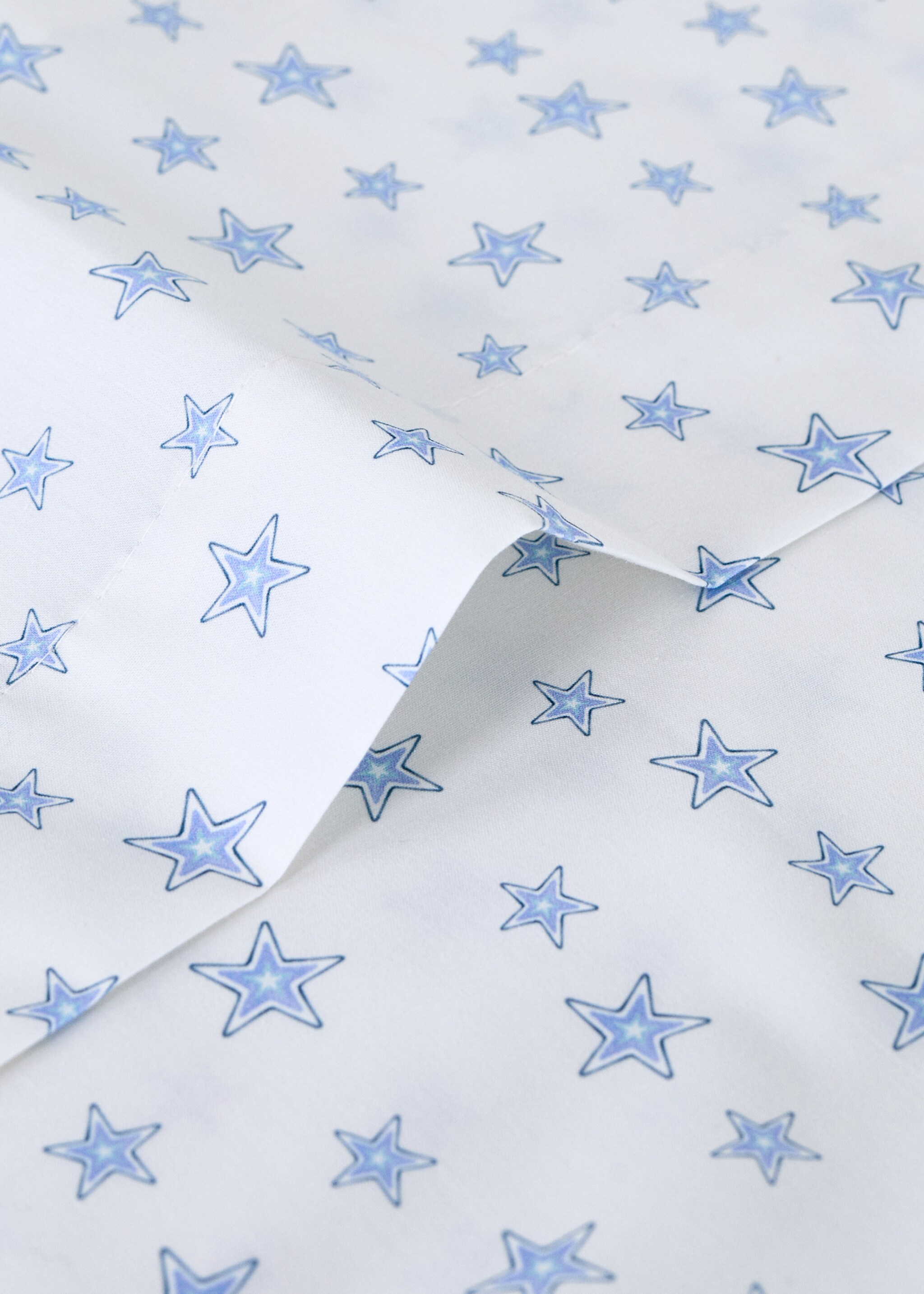 Cotton percale stars cot fitted sheet and pillow set - Details of the article 1, Blue. Ref: 27094061-00.
