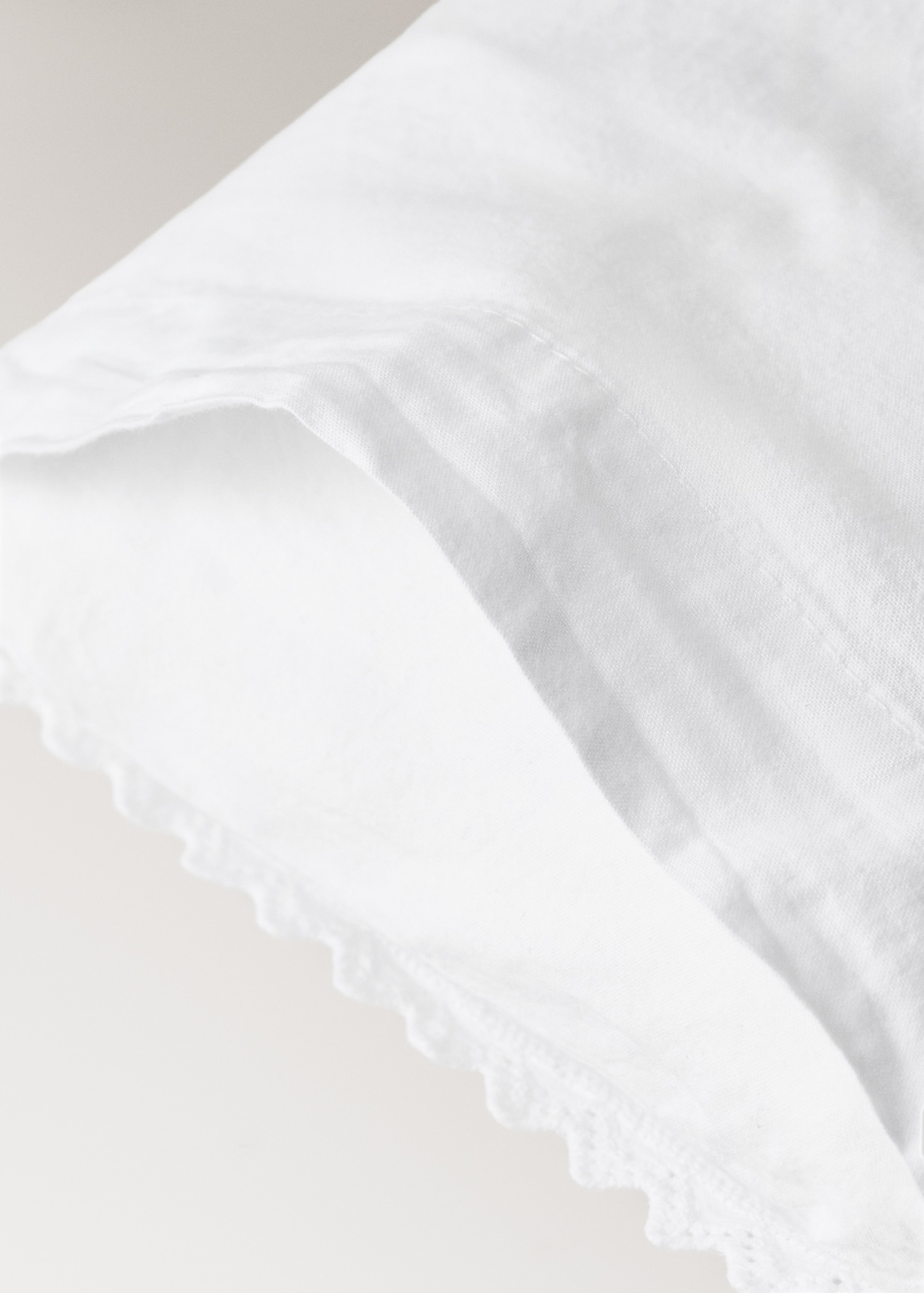 Set van bovenlaken en kussensloop voor wieg van garment-washed perkal - Detail van het artikel 2